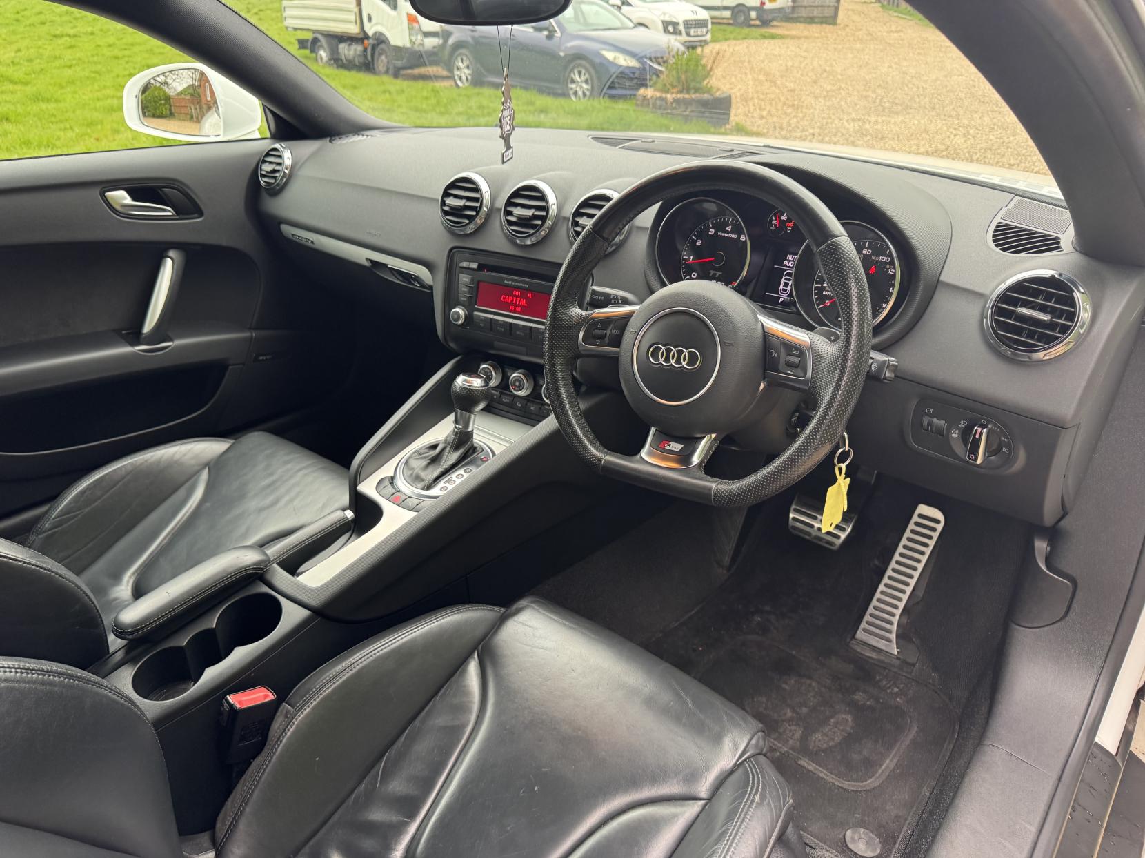 Audi TT 2.0 TFSI Black Edition Coupe 3dr Petrol S Tronic quattro Euro 5 (s/s) (211 ps)