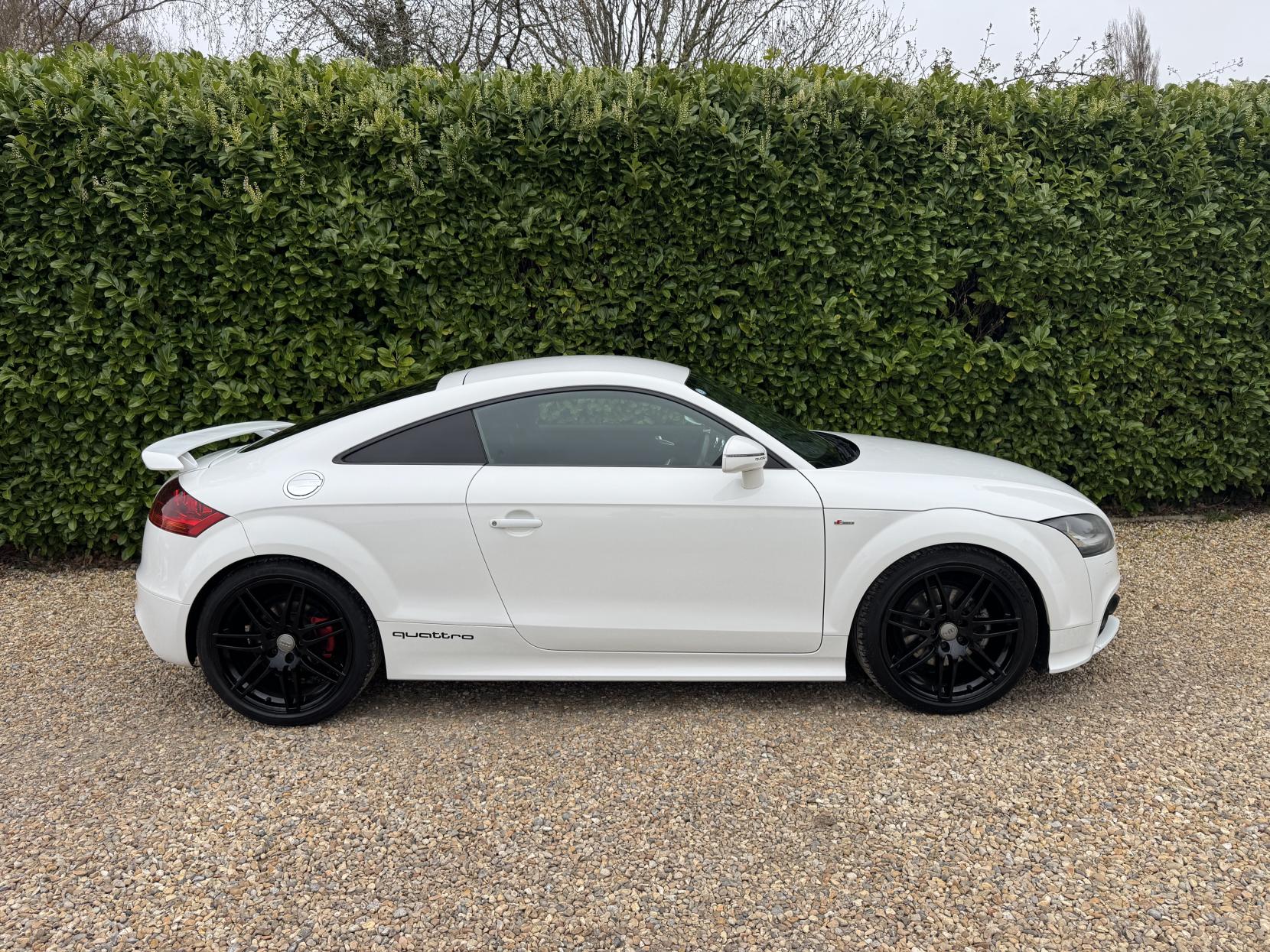 Audi TT 2.0 TFSI Black Edition Coupe 3dr Petrol S Tronic quattro Euro 5 (s/s) (211 ps)