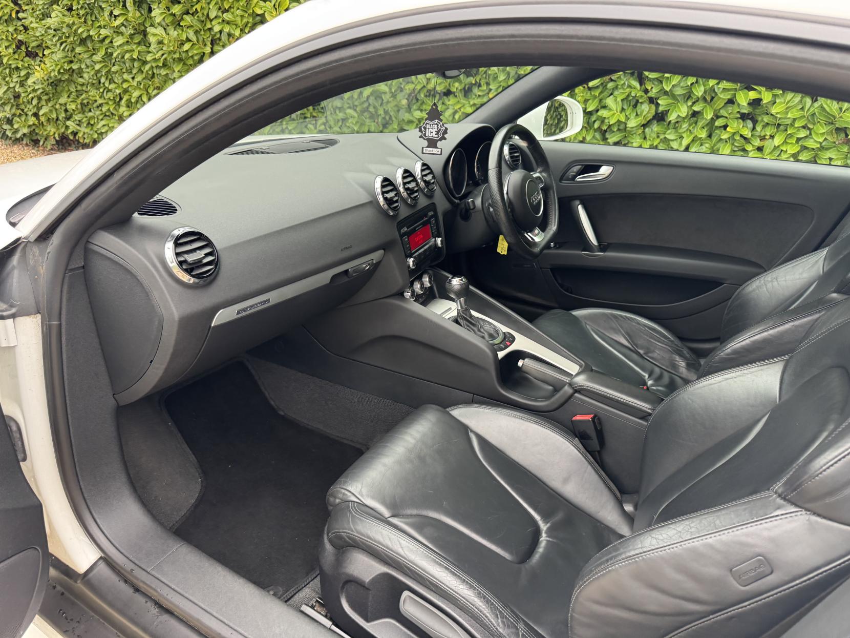 Audi TT 2.0 TFSI Black Edition Coupe 3dr Petrol S Tronic quattro Euro 5 (s/s) (211 ps)