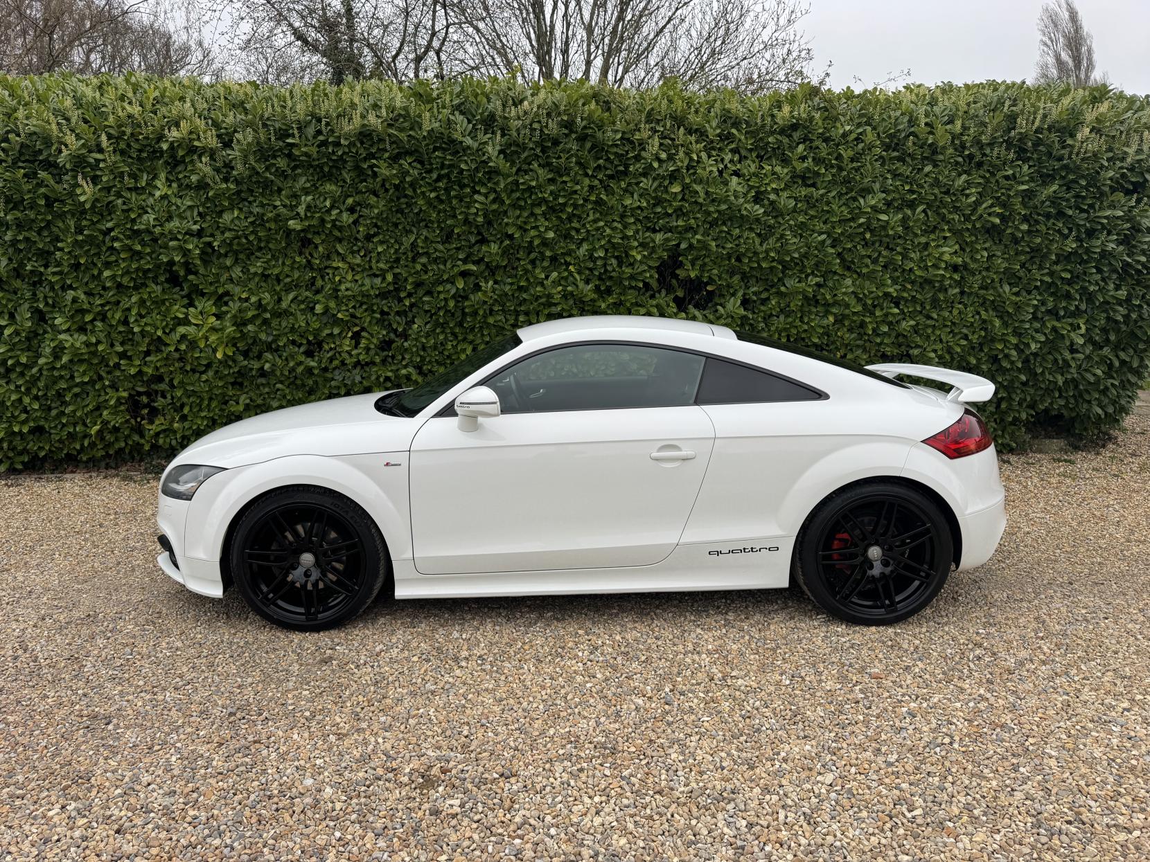 Audi TT 2.0 TFSI Black Edition Coupe 3dr Petrol S Tronic quattro Euro 5 (s/s) (211 ps)