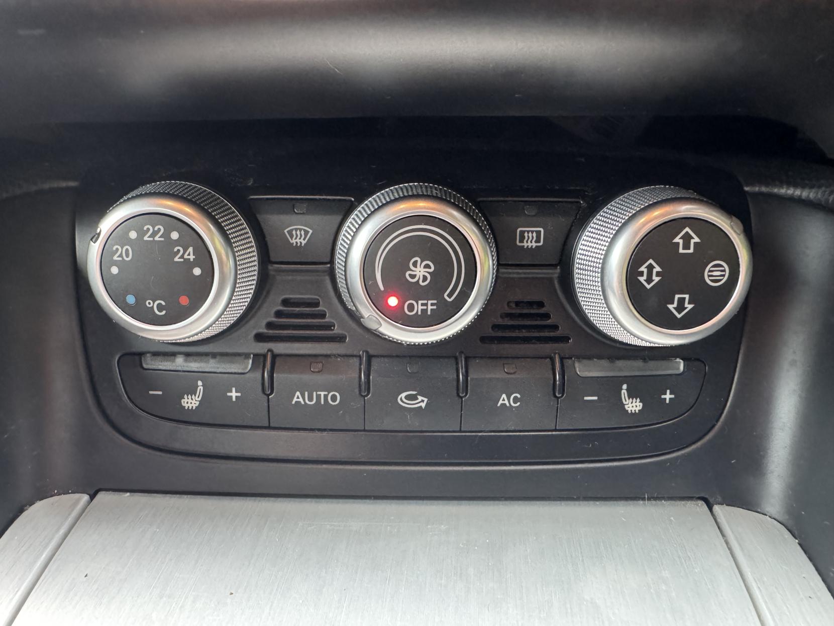 Audi TT 2.0 TFSI Black Edition Coupe 3dr Petrol S Tronic quattro Euro 5 (s/s) (211 ps)