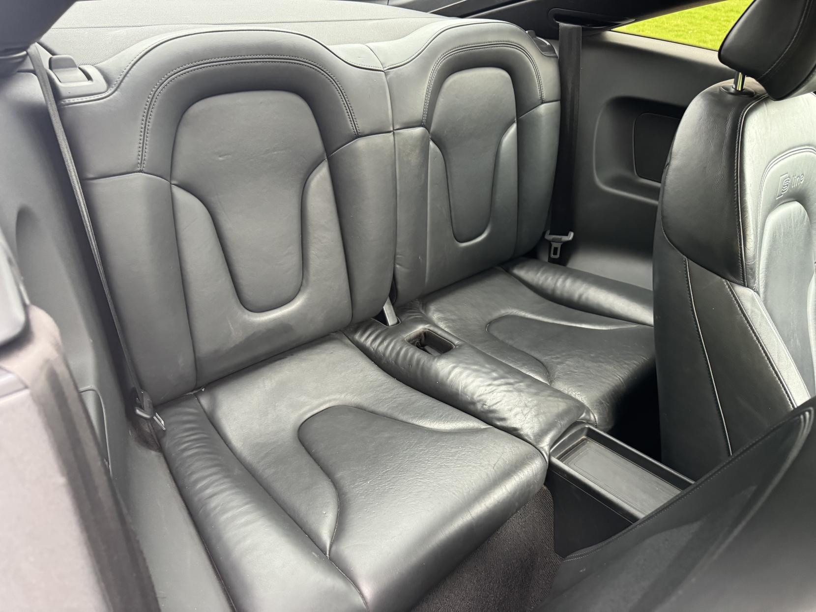 Audi TT 2.0 TFSI Black Edition Coupe 3dr Petrol S Tronic quattro Euro 5 (s/s) (211 ps)