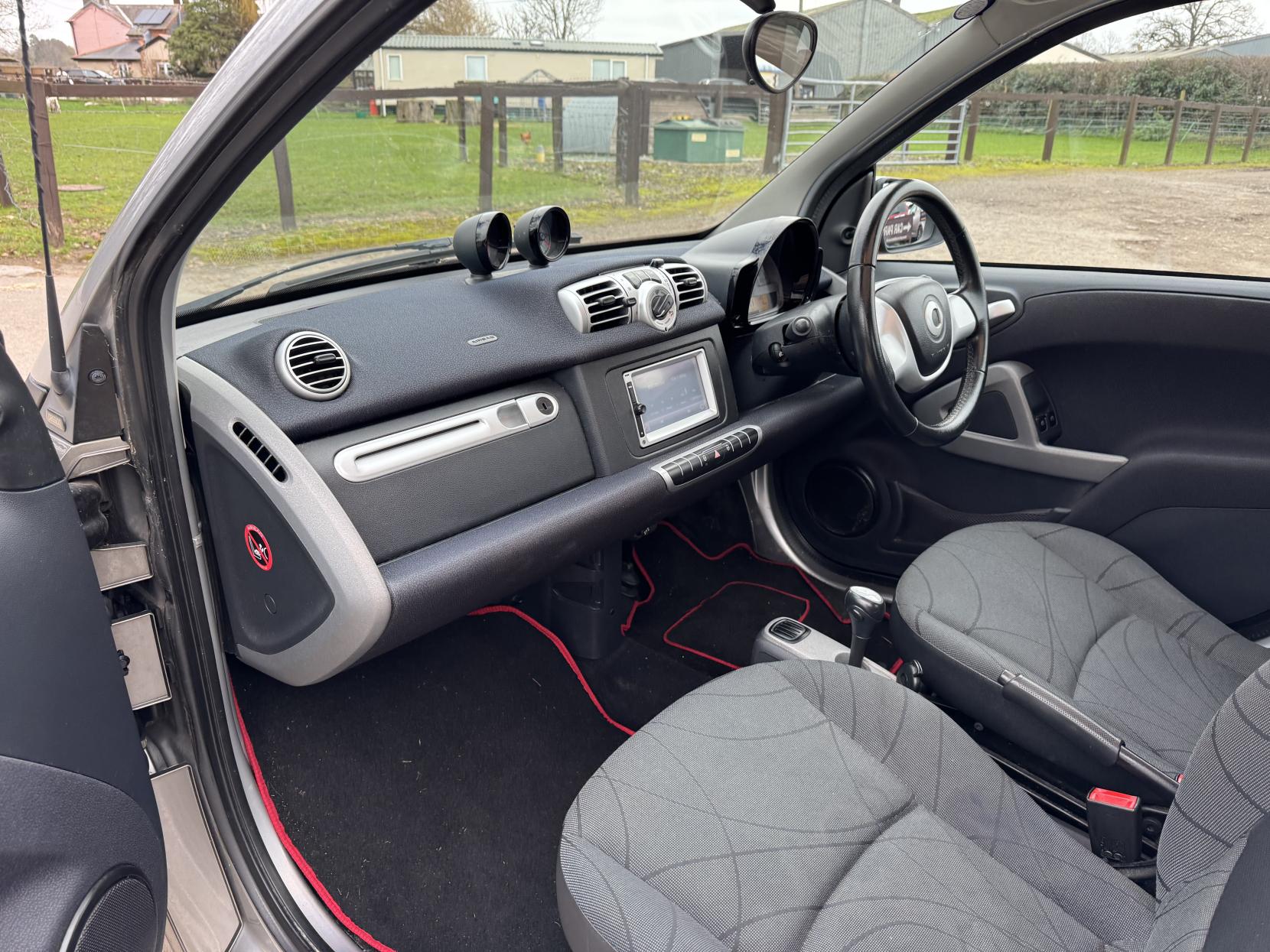 Smart fortwo 0.8 CDI Passion Coupe 2dr Diesel SoftTouch Euro 5 (54 bhp)