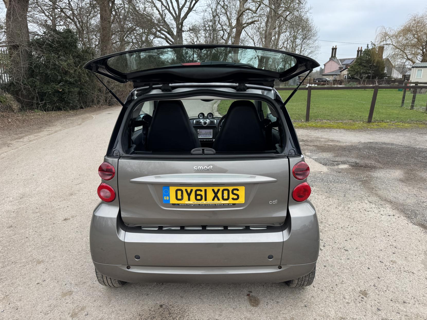 Smart fortwo 0.8 CDI Passion Coupe 2dr Diesel SoftTouch Euro 5 (54 bhp)