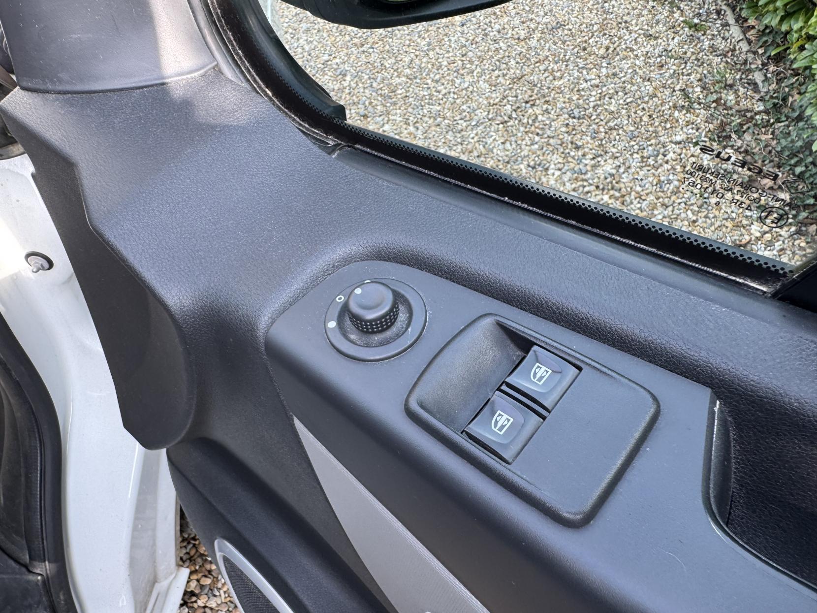 Renault Trafic 1.6 dCi ENERGY 27 Sport Nav Panel Van 5dr Diesel Manual SWB Standard Roof Euro 6 (s/s) (125 ps)