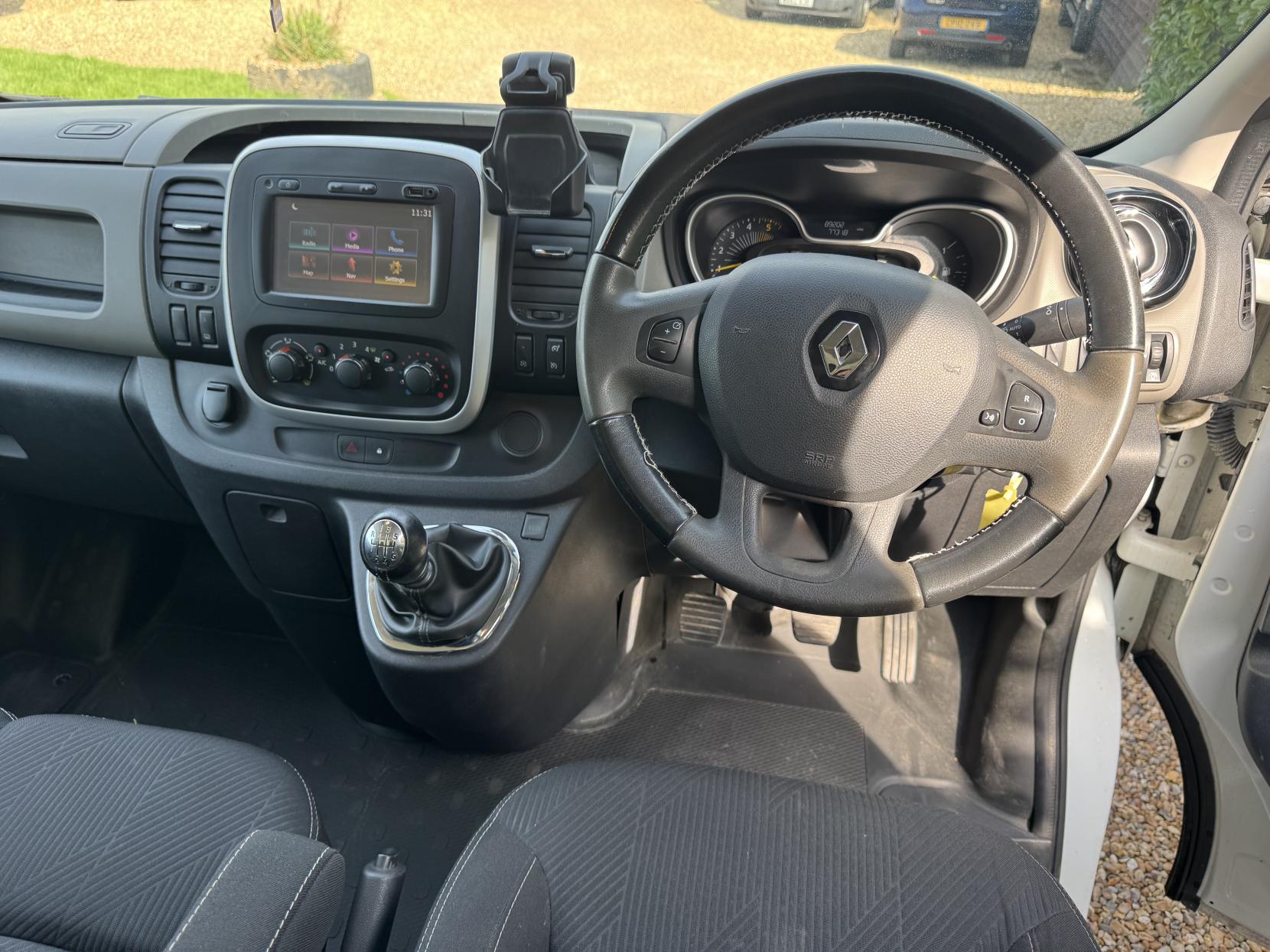 Renault Trafic 1.6 dCi ENERGY 27 Sport Nav Panel Van 5dr Diesel Manual SWB Standard Roof Euro 6 (s/s) (125 ps)