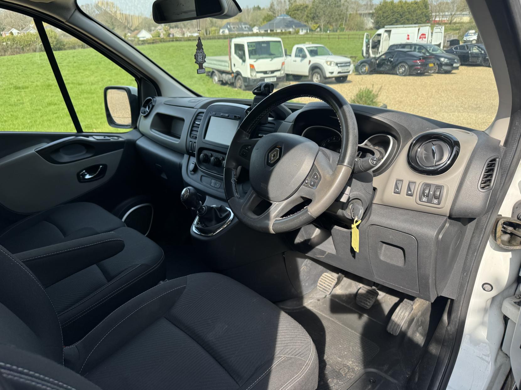 Renault Trafic 1.6 dCi ENERGY 27 Sport Nav Panel Van 5dr Diesel Manual SWB Standard Roof Euro 6 (s/s) (125 ps)