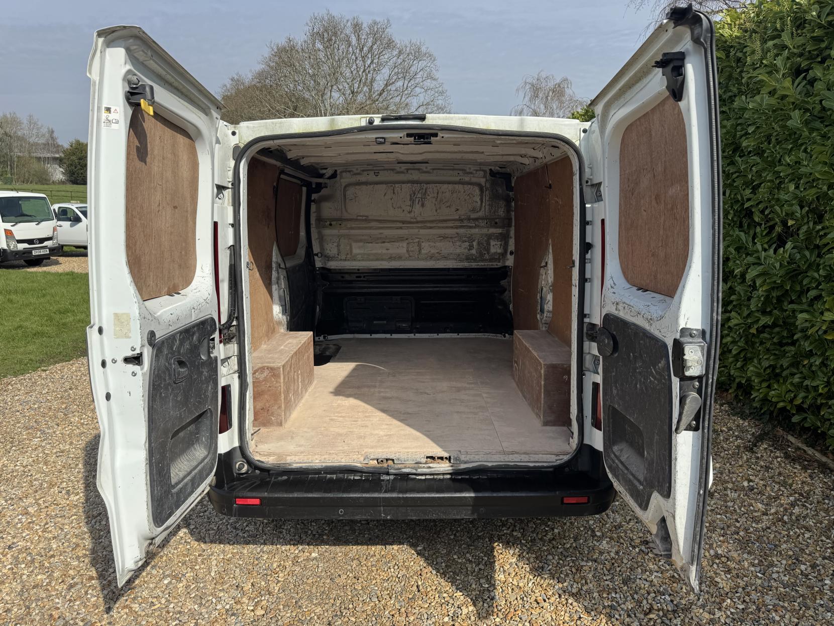 Renault Trafic 1.6 dCi ENERGY 27 Sport Nav Panel Van 5dr Diesel Manual SWB Standard Roof Euro 6 (s/s) (125 ps)