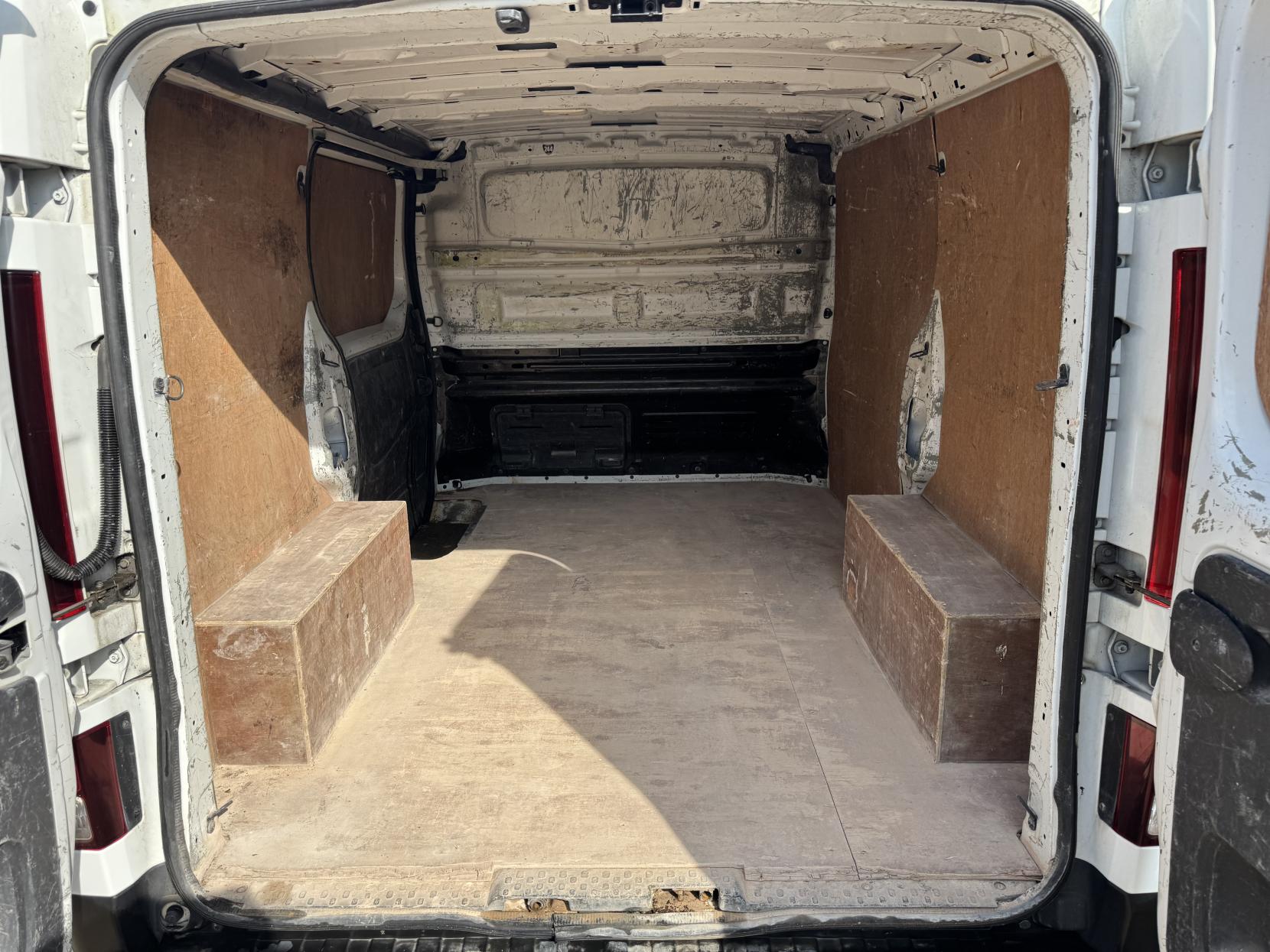 Renault Trafic 1.6 dCi ENERGY 27 Sport Nav Panel Van 5dr Diesel Manual SWB Standard Roof Euro 6 (s/s) (125 ps)