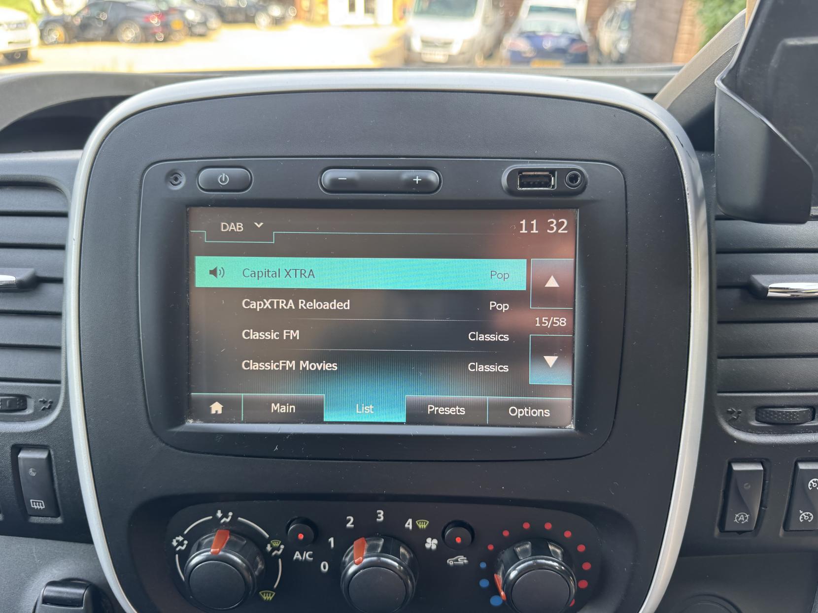 Renault Trafic 1.6 dCi ENERGY 27 Sport Nav Panel Van 5dr Diesel Manual SWB Standard Roof Euro 6 (s/s) (125 ps)