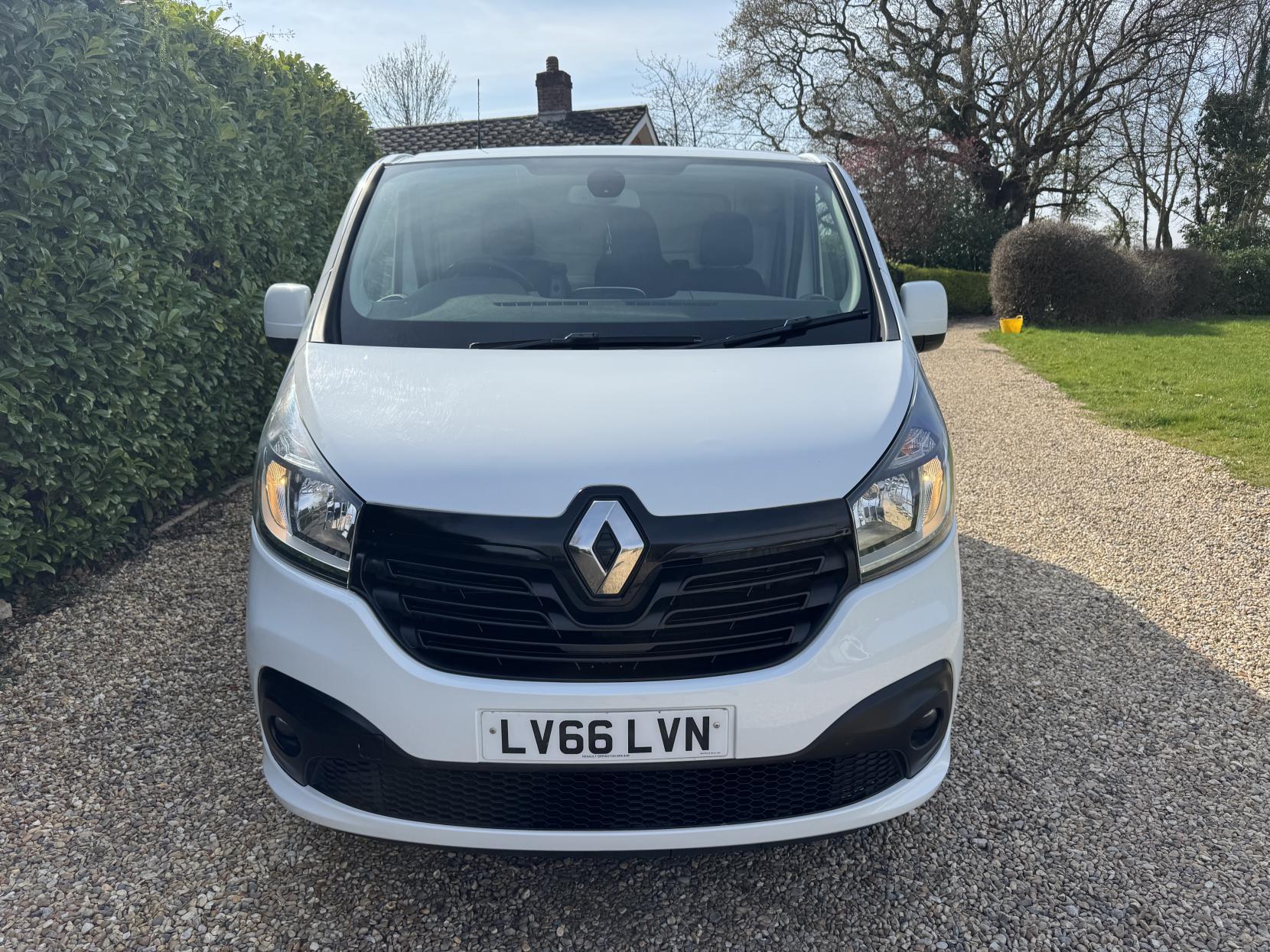 Renault Trafic 1.6 dCi ENERGY 27 Sport Nav Panel Van 5dr Diesel Manual SWB Standard Roof Euro 6 (s/s) (125 ps)
