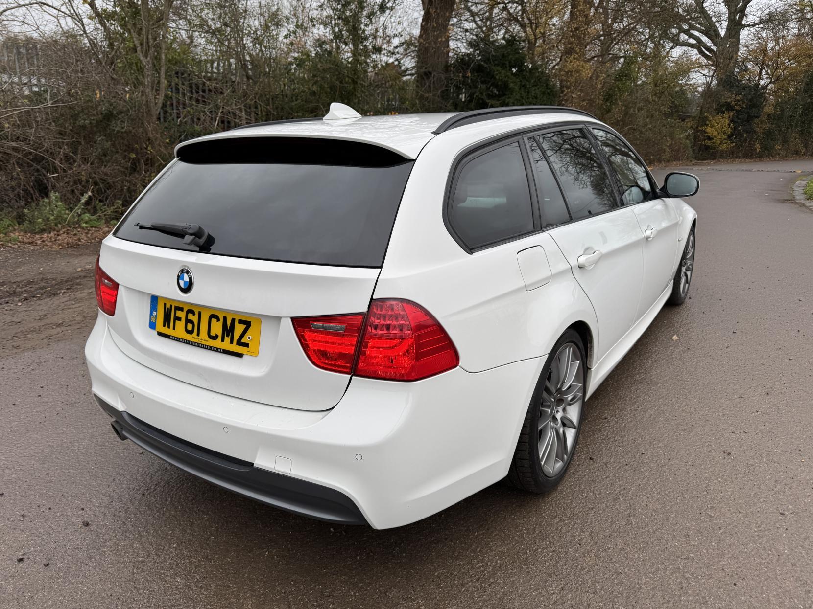 BMW 3 Series 2.0 318i Sport Plus Edition Touring 5dr Petrol Manual Euro 5 (s/s) (143 ps)