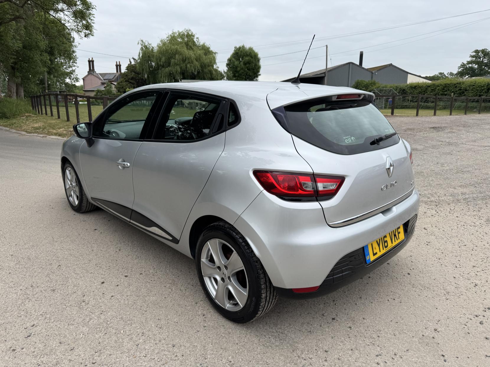 Renault Clio 1.5 dCi Dynamique Nav Hatchback 5dr Diesel Manual Euro 6 (s/s) (90 ps)