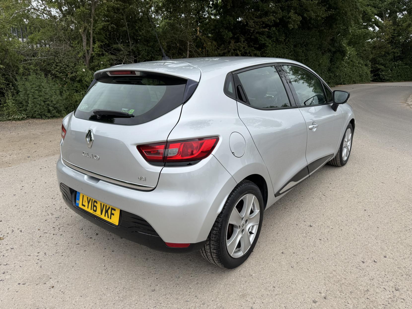 Renault Clio 1.5 dCi Dynamique Nav Hatchback 5dr Diesel Manual Euro 6 (s/s) (90 ps)
