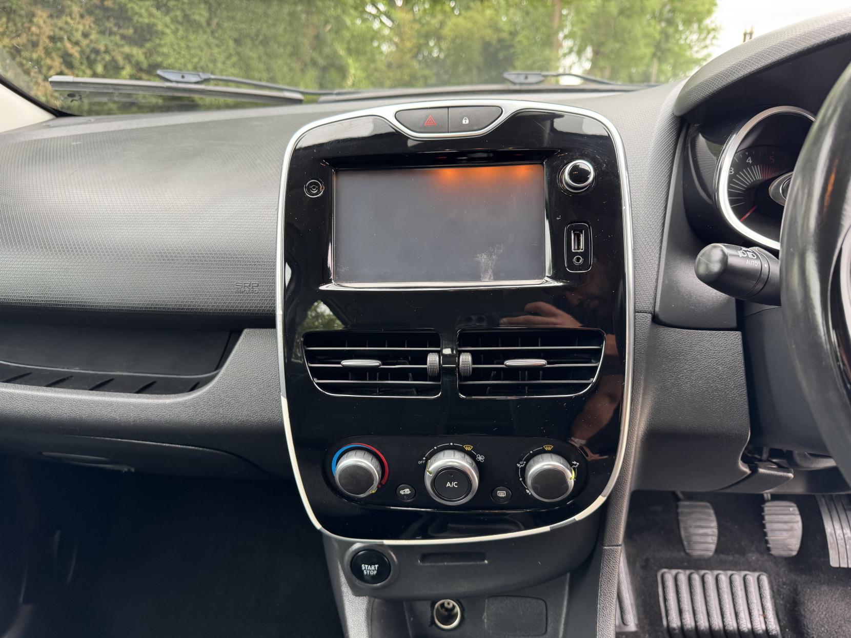 Renault Clio 1.5 dCi Dynamique Nav Hatchback 5dr Diesel Manual Euro 6 (s/s) (90 ps)