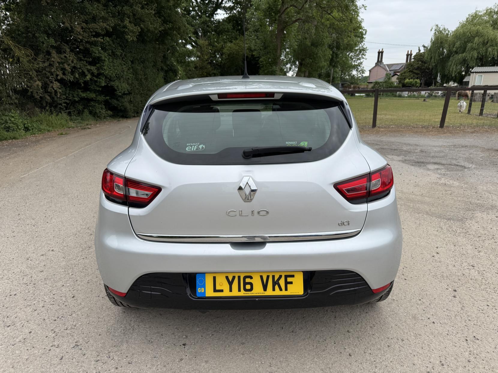 Renault Clio 1.5 dCi Dynamique Nav Hatchback 5dr Diesel Manual Euro 6 (s/s) (90 ps)