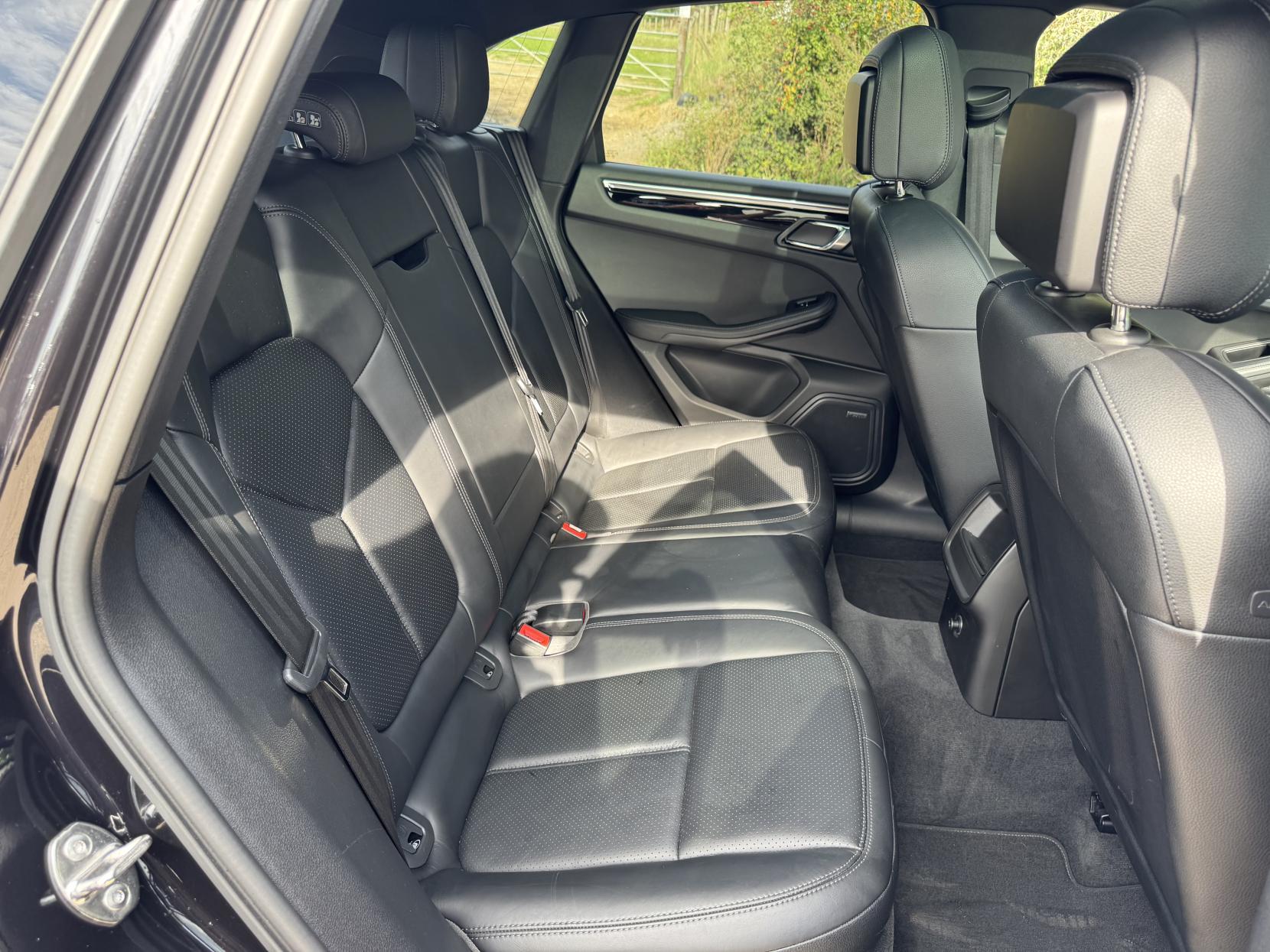Porsche Macan 3.0 TD V6 S SUV 5dr Diesel PDK 4WD Euro 6 (s/s) (258 ps)