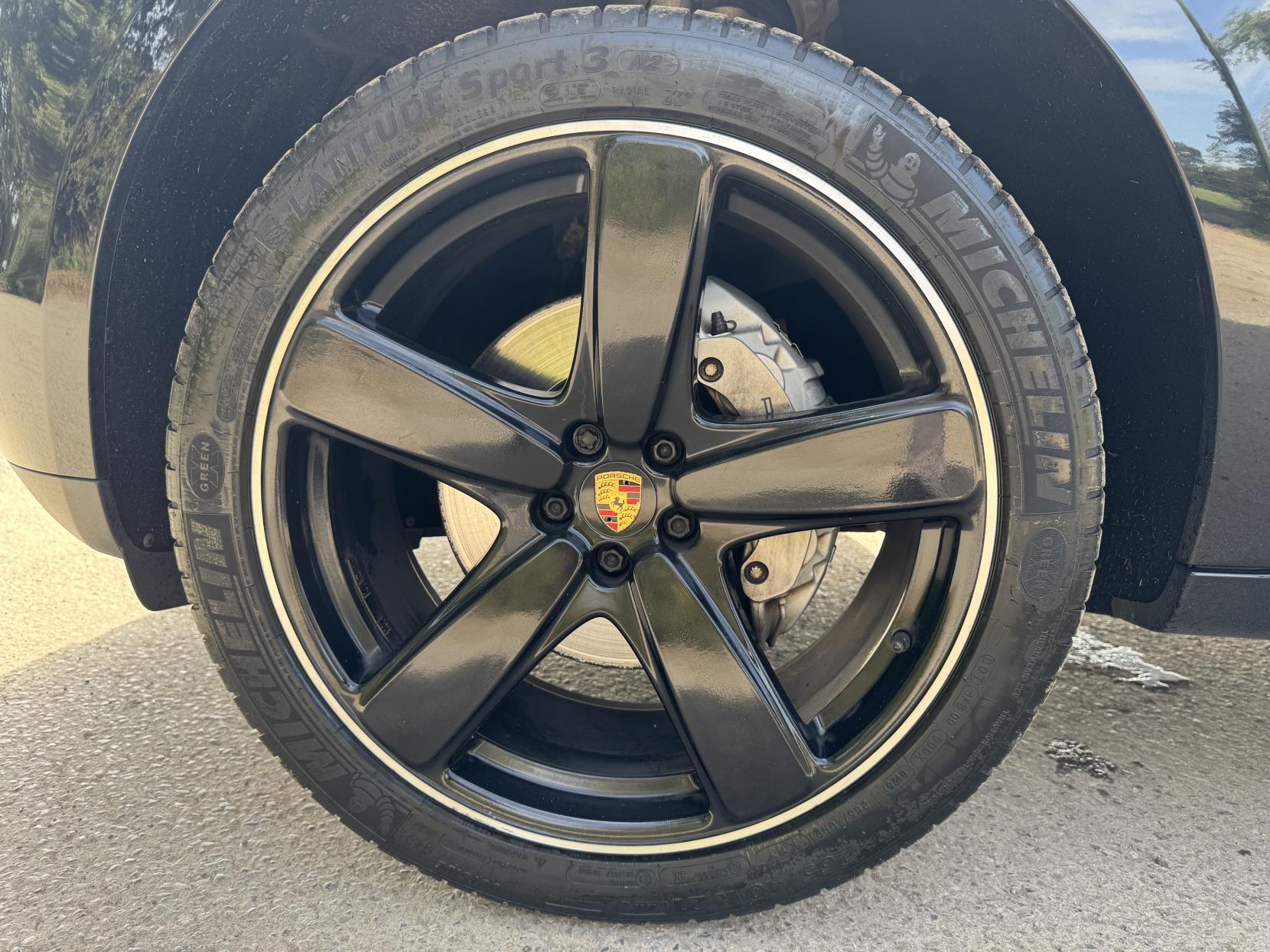 Porsche Macan 3.0 TD V6 S SUV 5dr Diesel PDK 4WD Euro 6 (s/s) (258 ps)