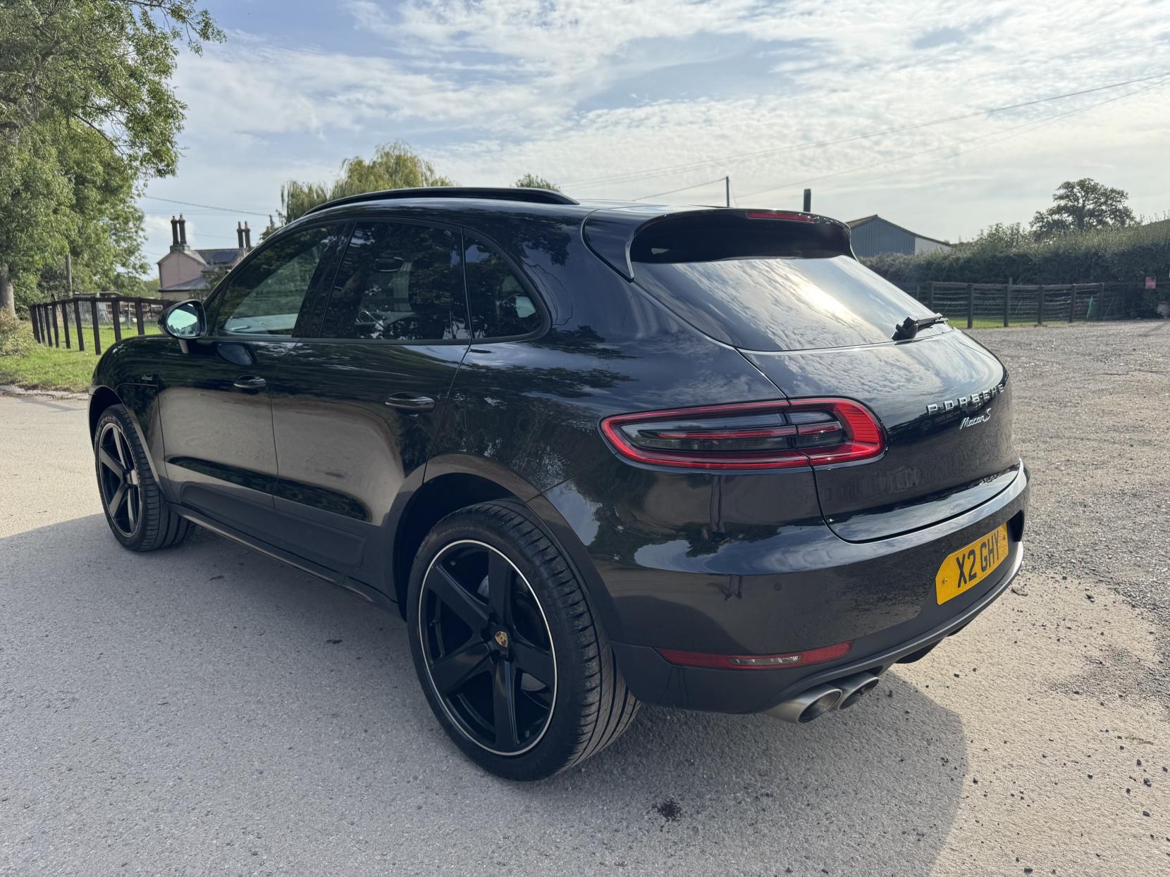 Porsche Macan 3.0 TD V6 S SUV 5dr Diesel PDK 4WD Euro 6 (s/s) (258 ps)