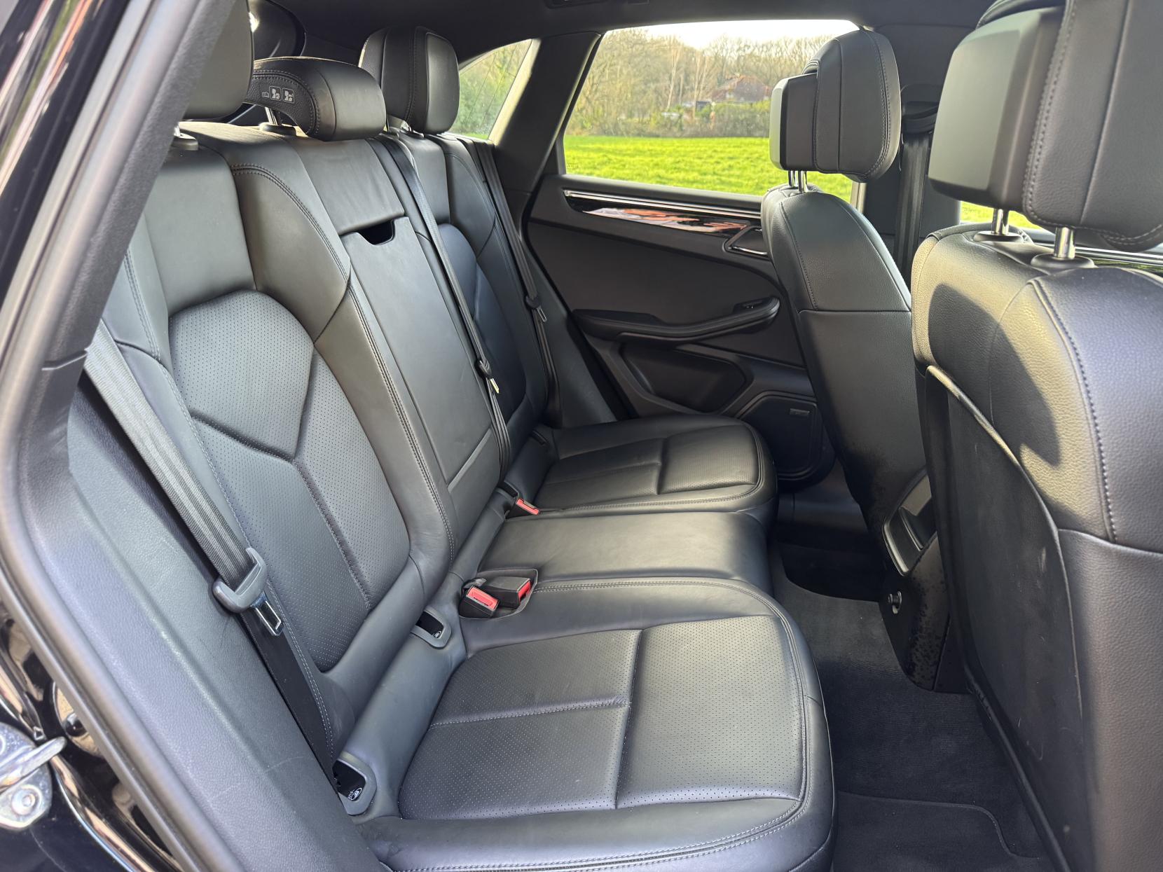 Porsche Macan 3.0 TD V6 S SUV 5dr Diesel PDK 4WD Euro 6 (s/s) (258 ps)