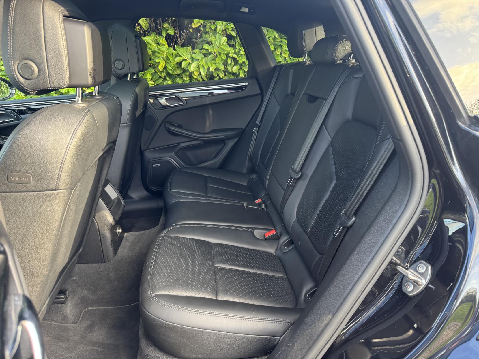 Porsche Macan 3.0 TD V6 S SUV 5dr Diesel PDK 4WD Euro 6 (s/s) (258 ps)