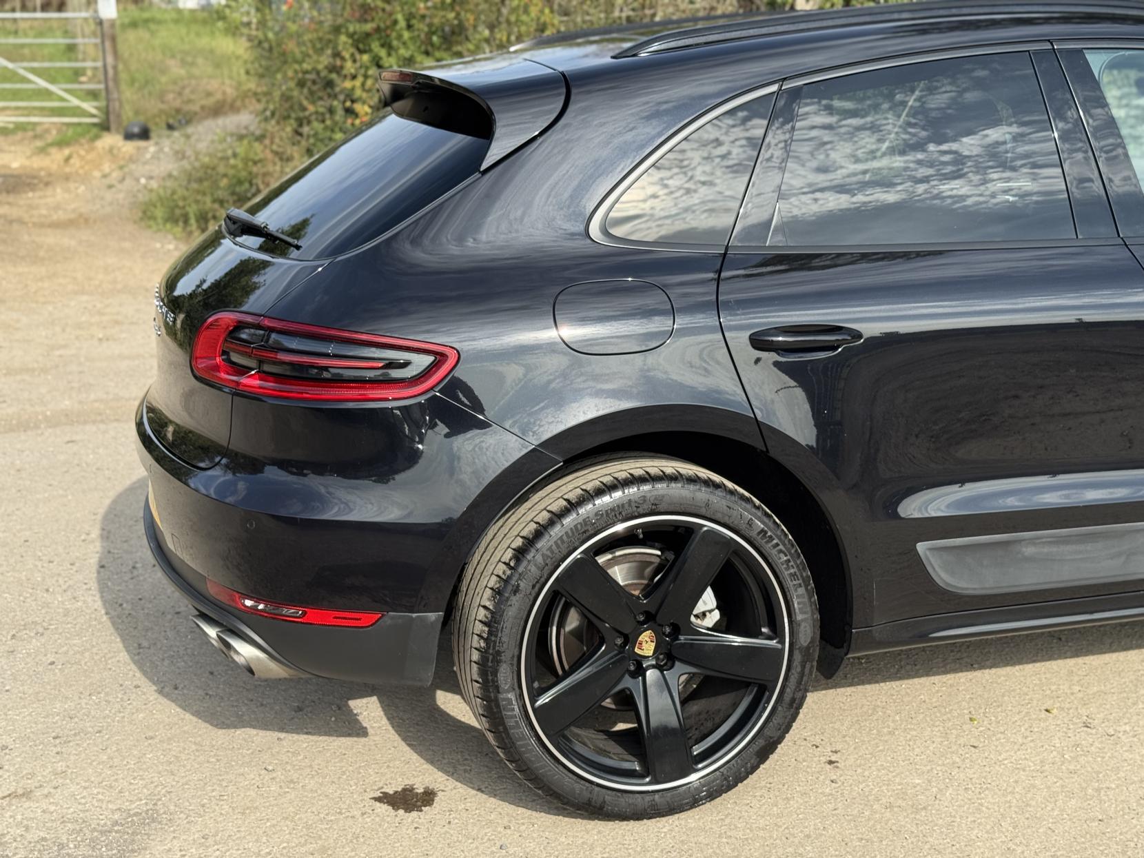 Porsche Macan 3.0 TD V6 S SUV 5dr Diesel PDK 4WD Euro 6 (s/s) (258 ps)