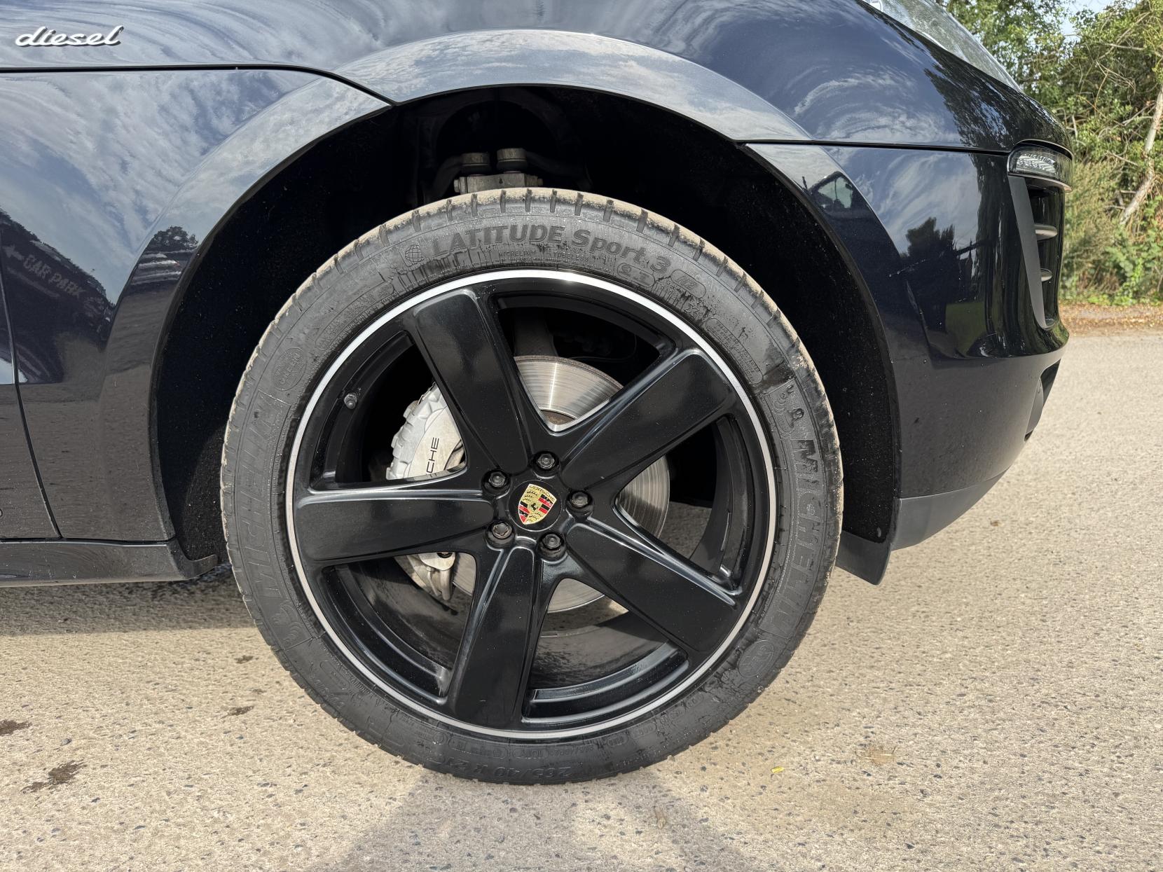 Porsche Macan 3.0 TD V6 S SUV 5dr Diesel PDK 4WD Euro 6 (s/s) (258 ps)