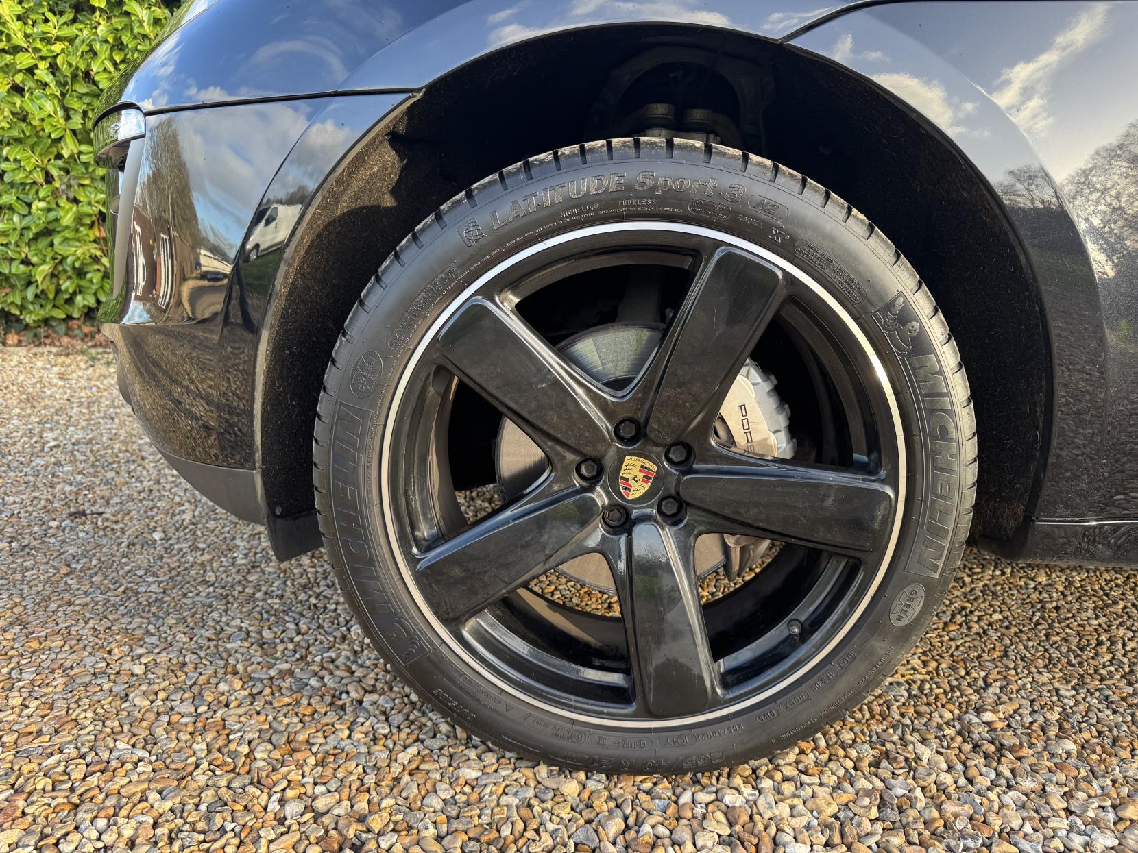 Porsche Macan 3.0 TD V6 S SUV 5dr Diesel PDK 4WD Euro 6 (s/s) (258 ps)