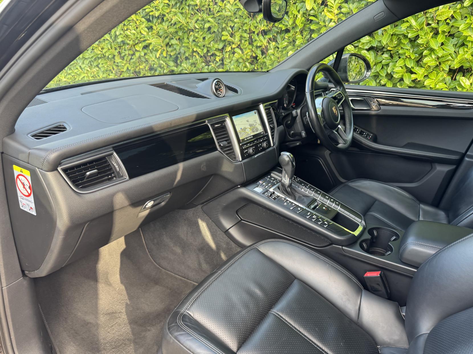 Porsche Macan 3.0 TD V6 S SUV 5dr Diesel PDK 4WD Euro 6 (s/s) (258 ps)