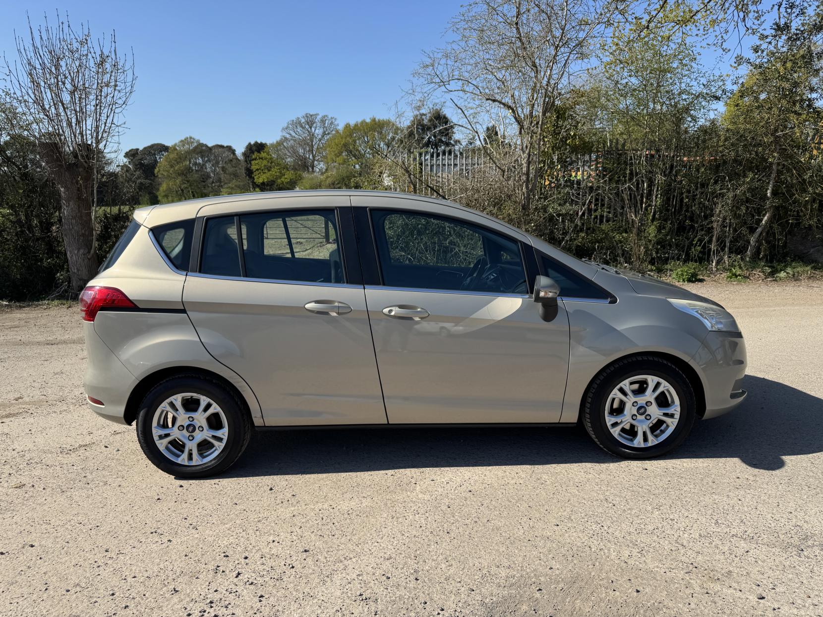 Ford B-Max 1.0T EcoBoost Zetec MPV 5dr Petrol Manual Euro 5 (100 ps)