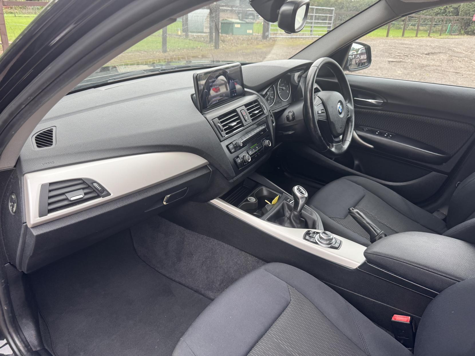 BMW 1 Series 1.6 116d ED EfficientDynamics Hatchback 5dr Diesel Manual Euro 5 (s/s) (116 ps)