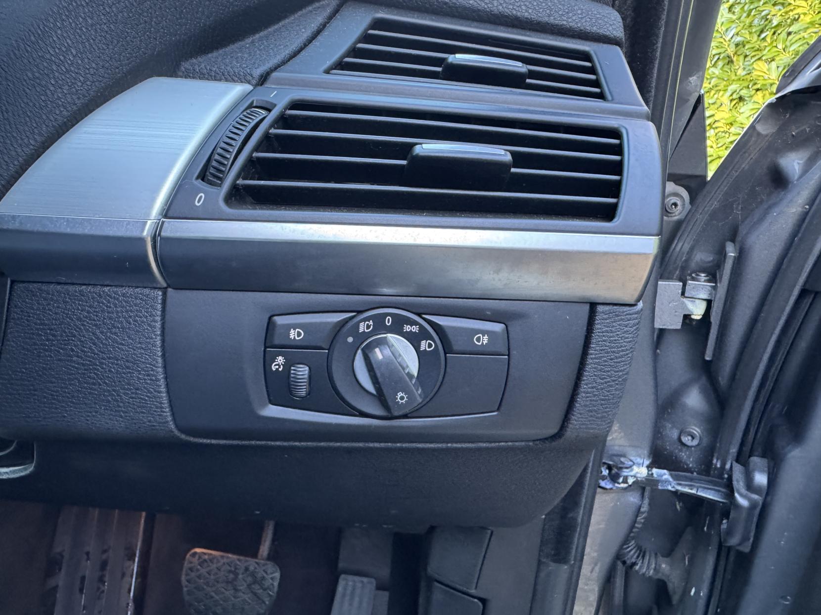 BMW X5 3.0 sd SE SUV 5dr Diesel Auto 4WD Euro 4 (286 ps)