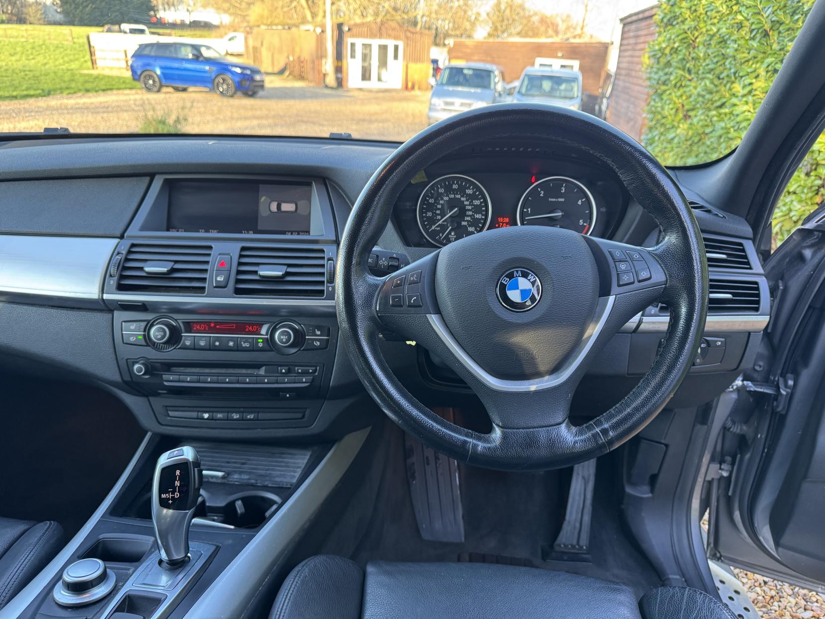 BMW X5 3.0 sd SE SUV 5dr Diesel Auto 4WD Euro 4 (286 ps)