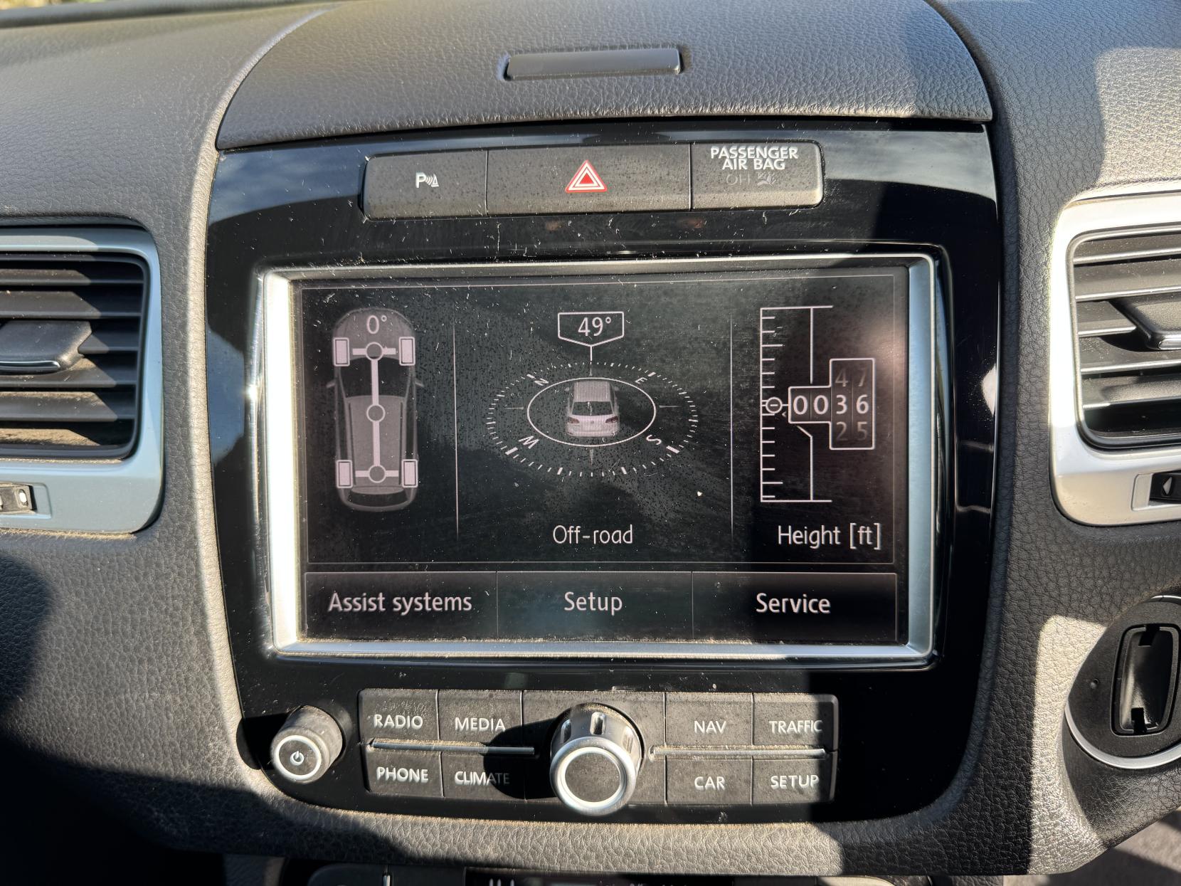 Volkswagen Touareg 3.0 TDI V6 BlueMotion Tech R-Line SUV 5dr Diesel Tiptronic 4WD Euro 5 (s/s) (245 ps)