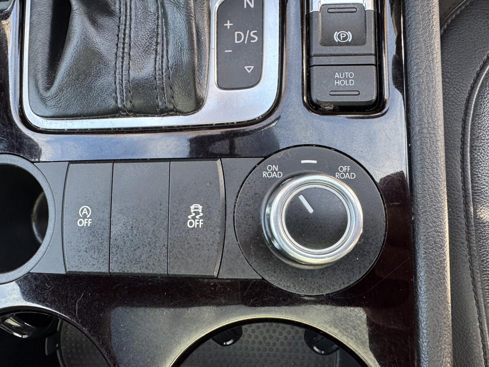 Volkswagen Touareg 3.0 TDI V6 BlueMotion Tech R-Line SUV 5dr Diesel Tiptronic 4WD Euro 5 (s/s) (245 ps)