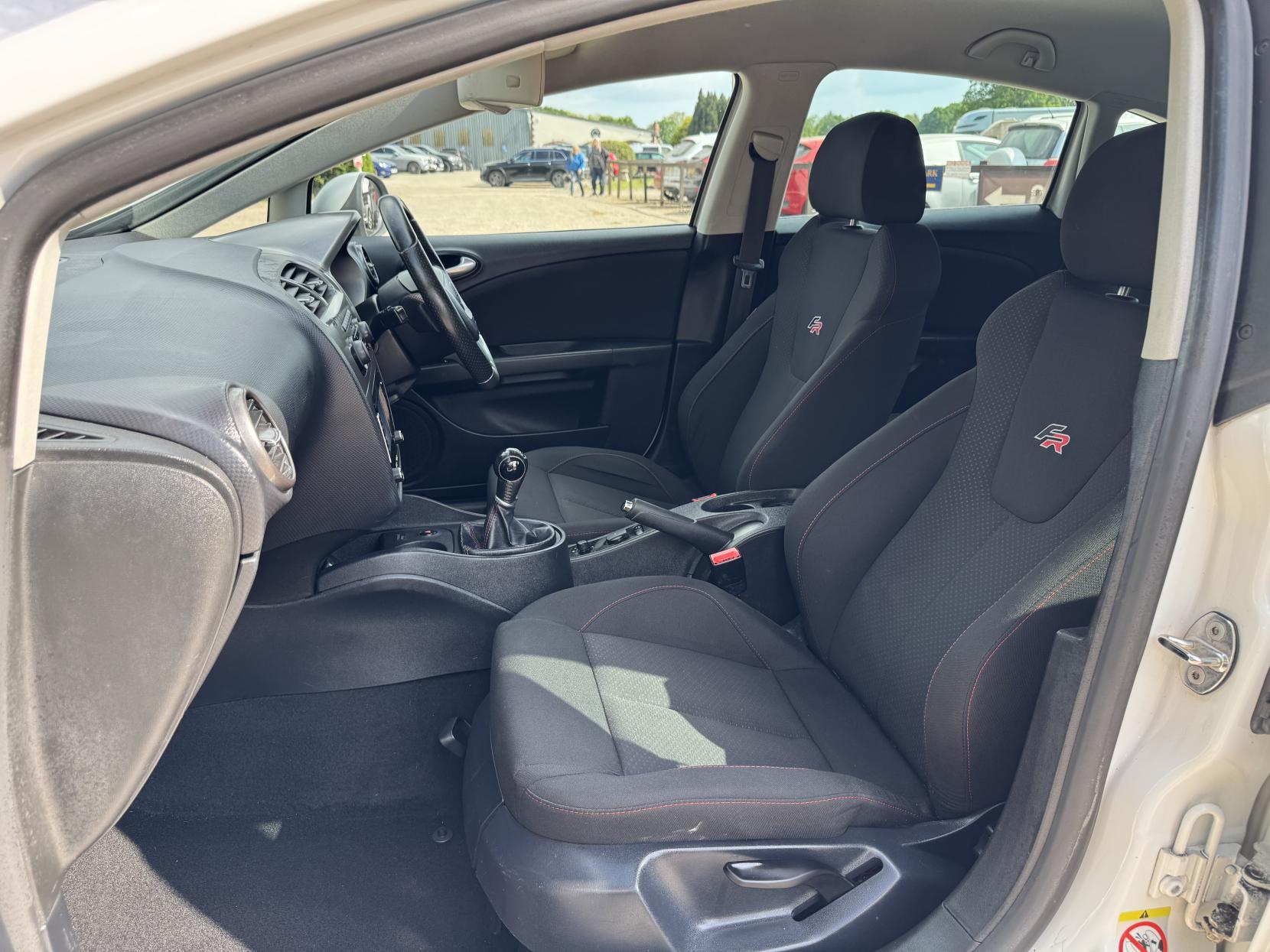 SEAT Leon 2.0 TDI CR FR Hatchback 5dr Diesel Manual Euro 5 (170 ps)