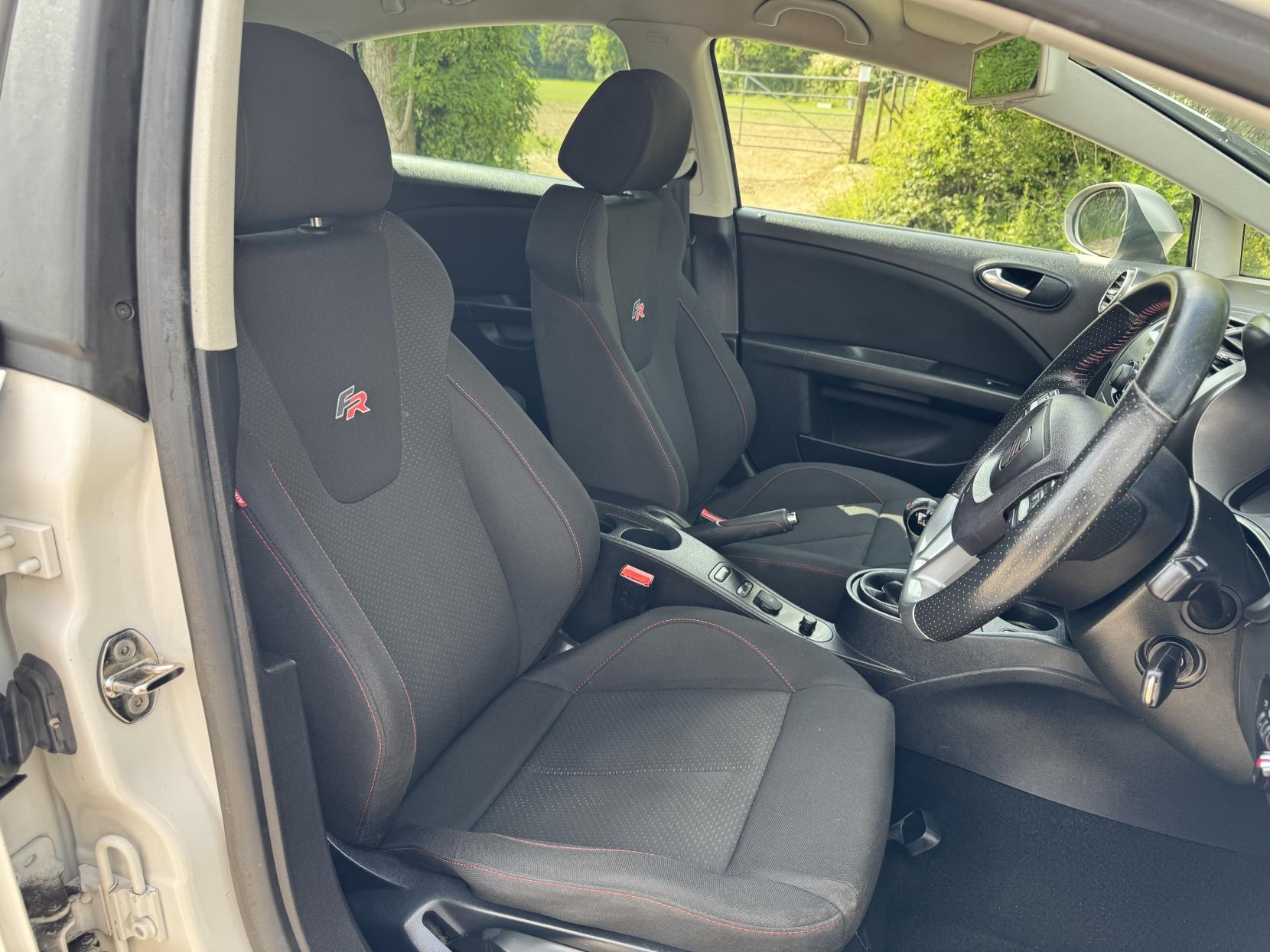SEAT Leon 2.0 TDI CR FR Hatchback 5dr Diesel Manual Euro 5 (170 ps)