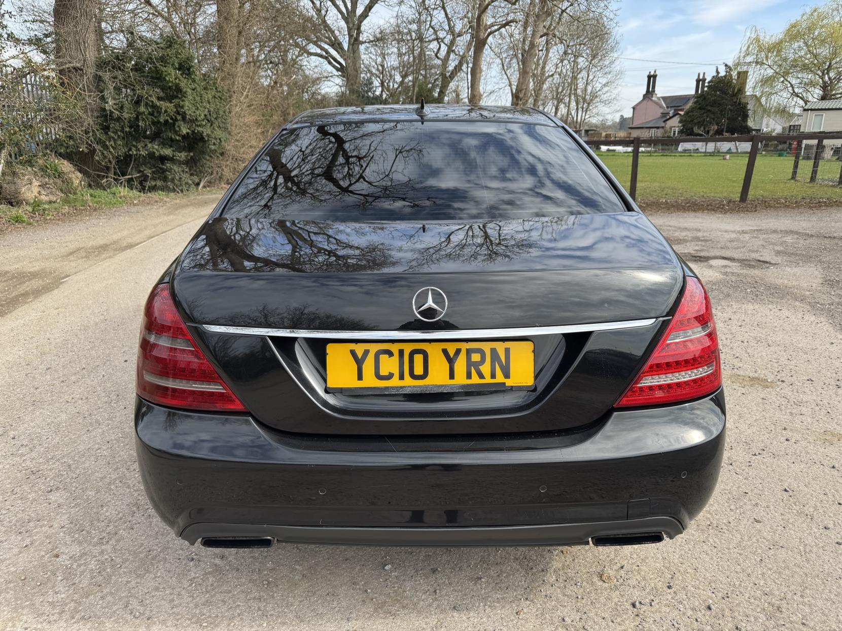 Mercedes-Benz S Class 3.0 S350 CDI V6 BlueEfficiency Saloon 4dr Diesel G-Tronic Euro 4 (235 ps)