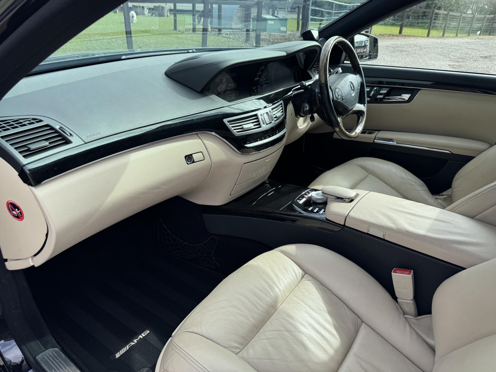 Mercedes-Benz S Class 3.0 S350 CDI V6 BlueEfficiency Saloon 4dr Diesel G-Tronic Euro 4 (235 ps)