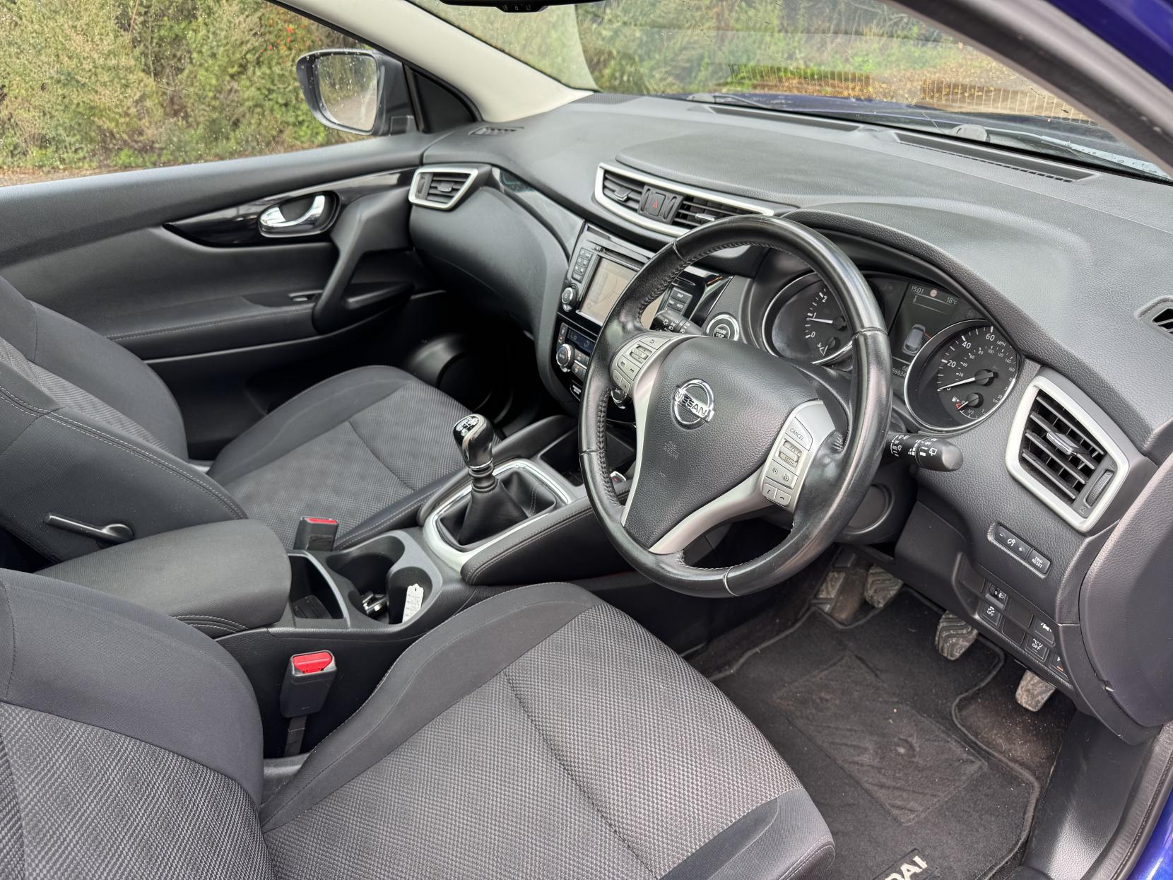 Nissan Qashqai 1.2 DIG-T n-tec+ SUV 5dr Petrol Manual 2WD Euro 6 (s/s) (115 ps)
