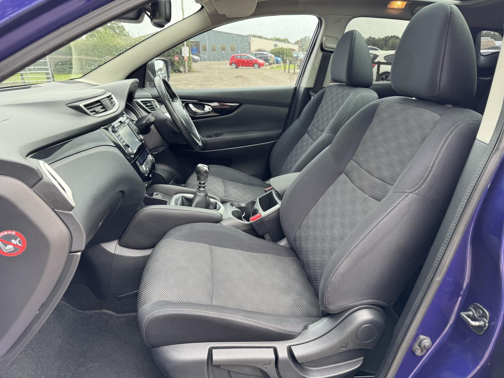 Nissan Qashqai 1.2 DIG-T n-tec+ SUV 5dr Petrol Manual 2WD Euro 6 (s/s) (115 ps)