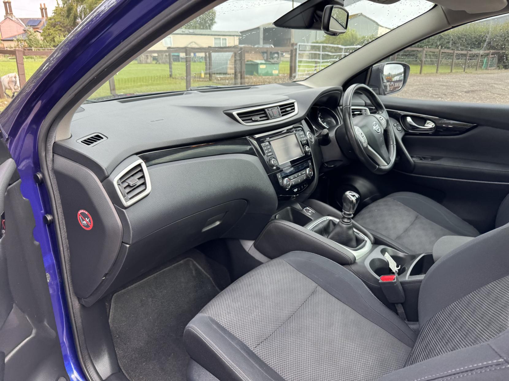 Nissan Qashqai 1.2 DIG-T n-tec+ SUV 5dr Petrol Manual 2WD Euro 6 (s/s) (115 ps)