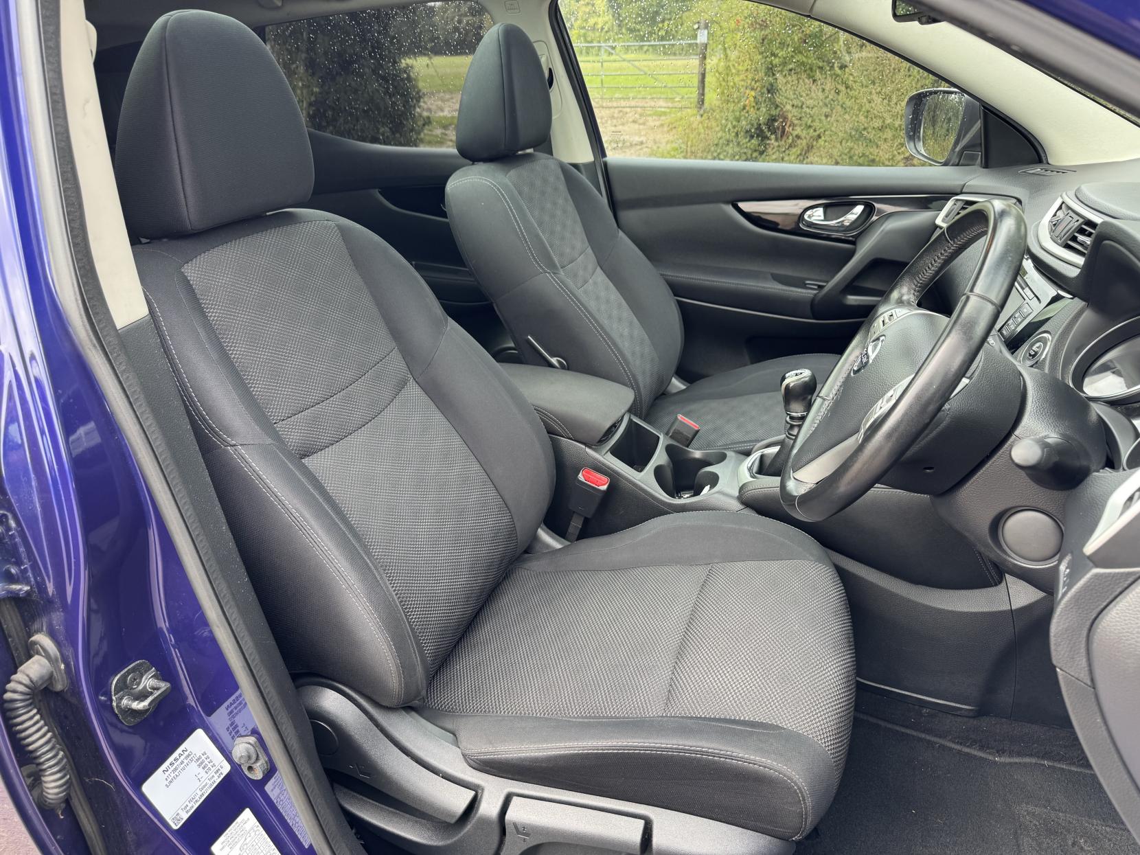 Nissan Qashqai 1.2 DIG-T n-tec+ SUV 5dr Petrol Manual 2WD Euro 6 (s/s) (115 ps)