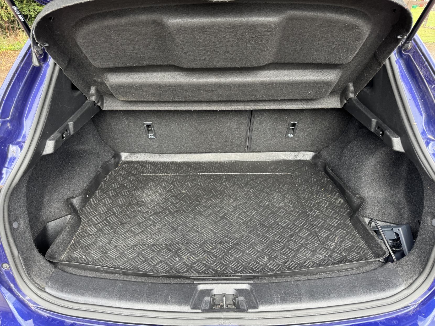 Nissan Qashqai 1.2 DIG-T n-tec+ SUV 5dr Petrol Manual 2WD Euro 6 (s/s) (115 ps)