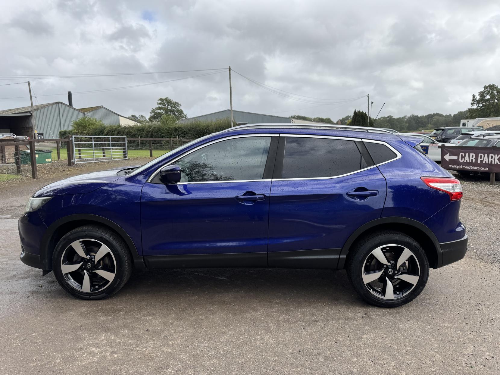 Nissan Qashqai 1.2 DIG-T n-tec+ SUV 5dr Petrol Manual 2WD Euro 6 (s/s) (115 ps)
