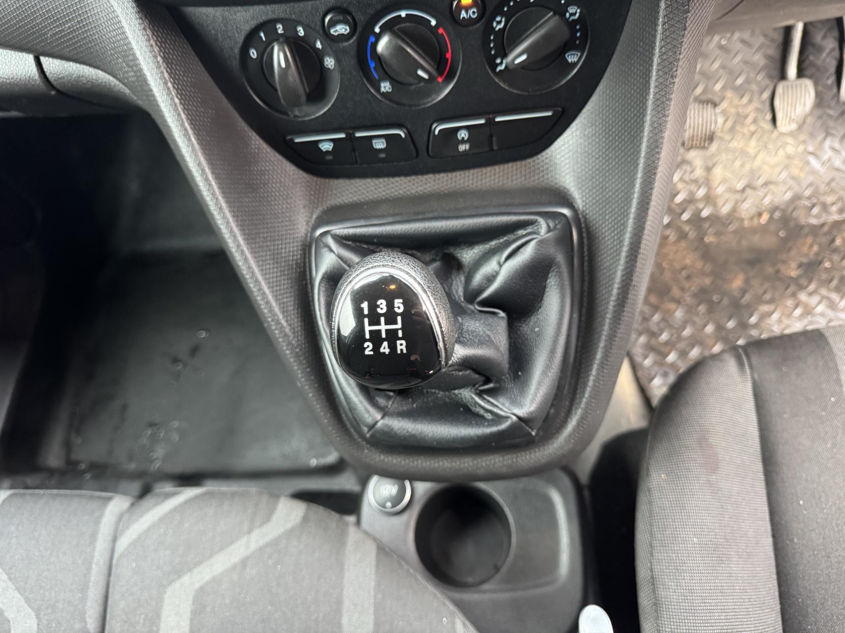 Ford Transit Connect 1.6 TDCi 210 Trend Panel Van 5dr Diesel Manual L2 H1 (128 g/km, 94 bhp)