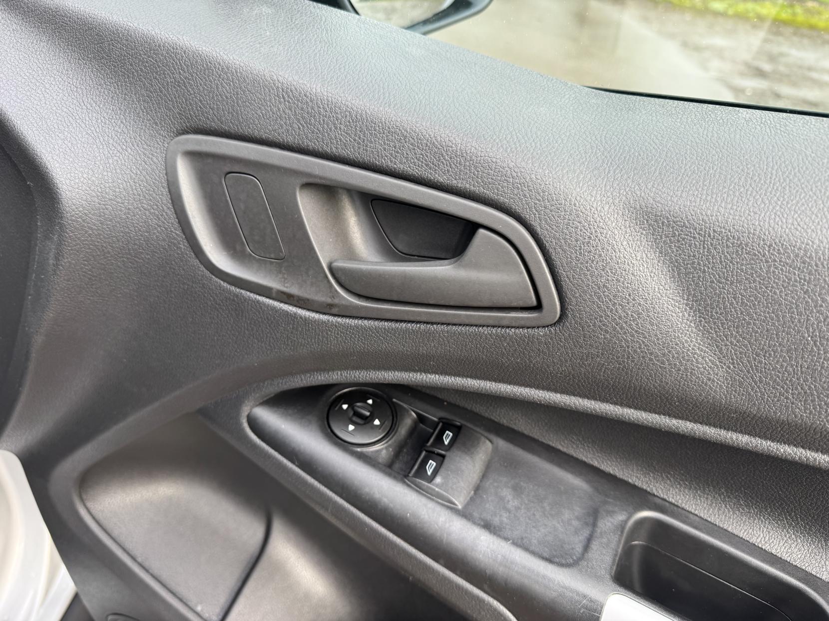 Ford Transit Connect 1.6 TDCi 210 Trend Panel Van 5dr Diesel Manual L2 H1 (128 g/km, 94 bhp)