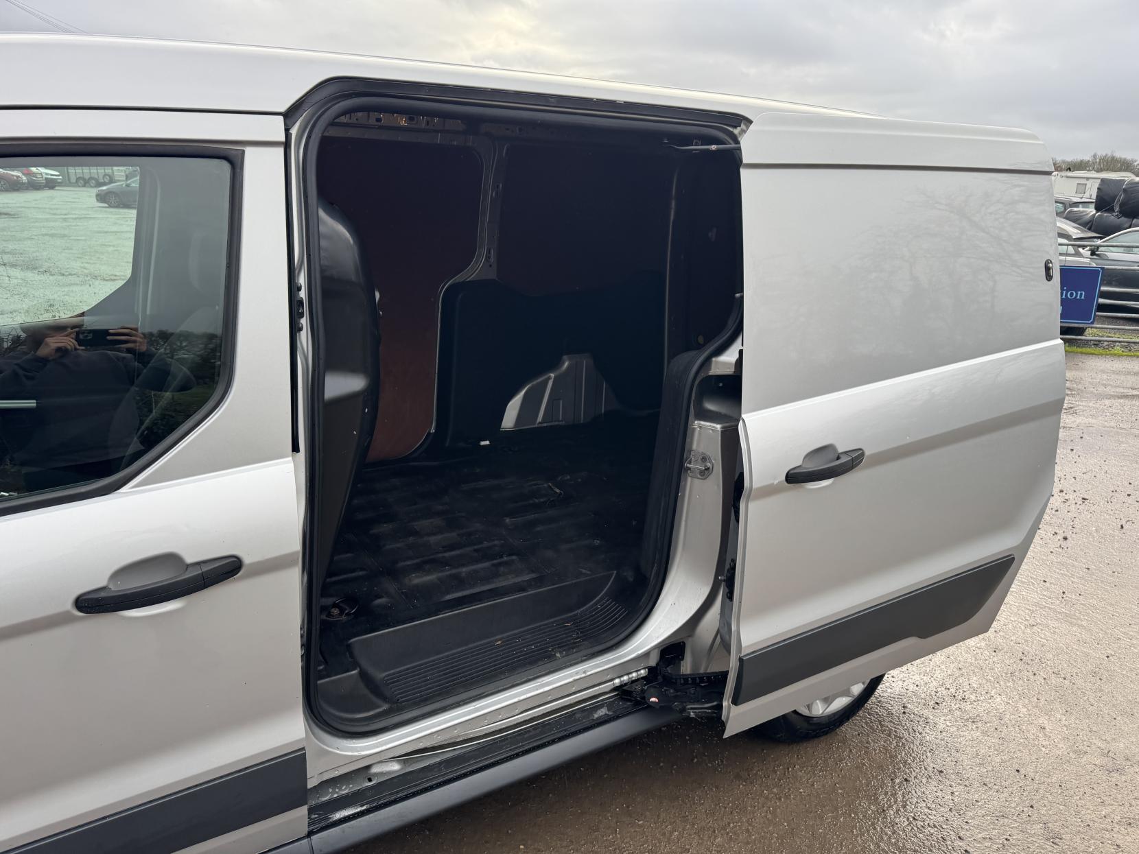 Ford Transit Connect 1.6 TDCi 210 Trend Panel Van 5dr Diesel Manual L2 H1 (128 g/km, 94 bhp)