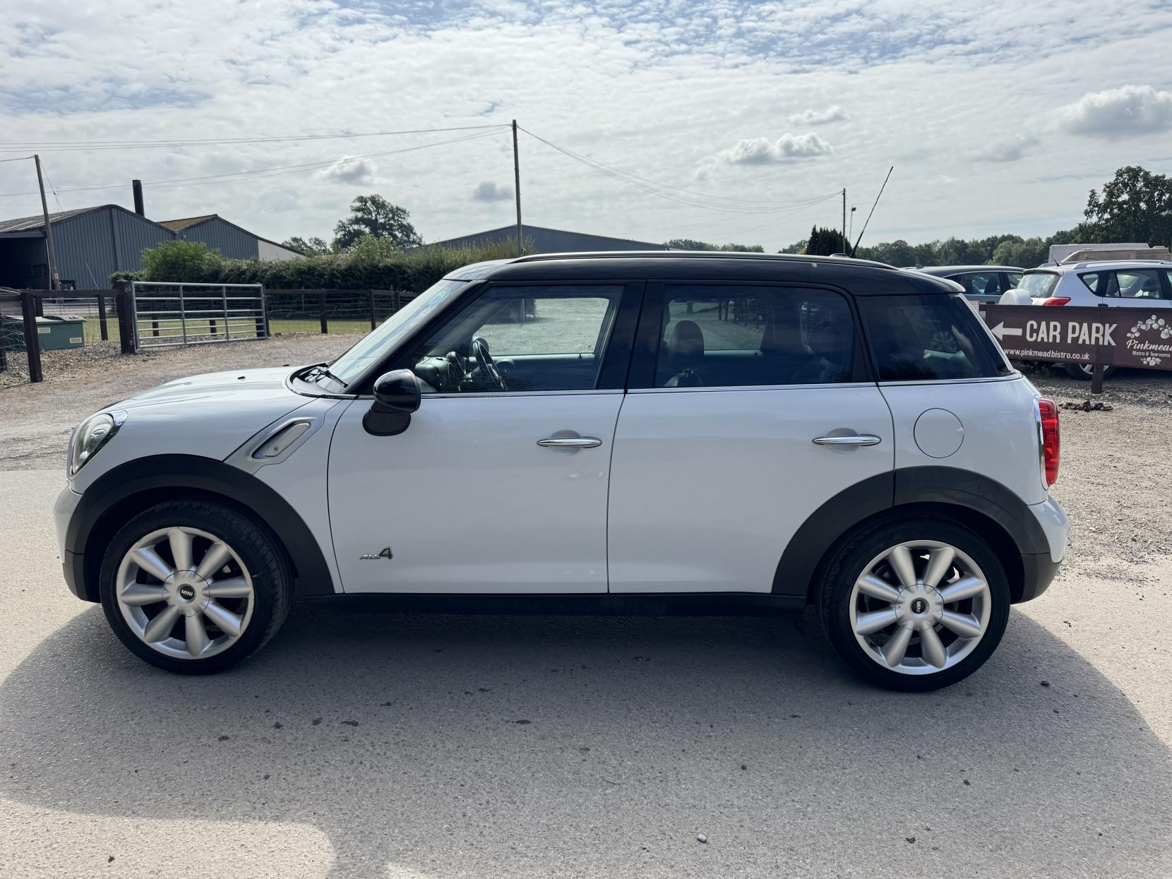 MINI Countryman 2.0 Cooper D SUV 5dr Diesel Auto ALL4 Euro 5 (112 ps)