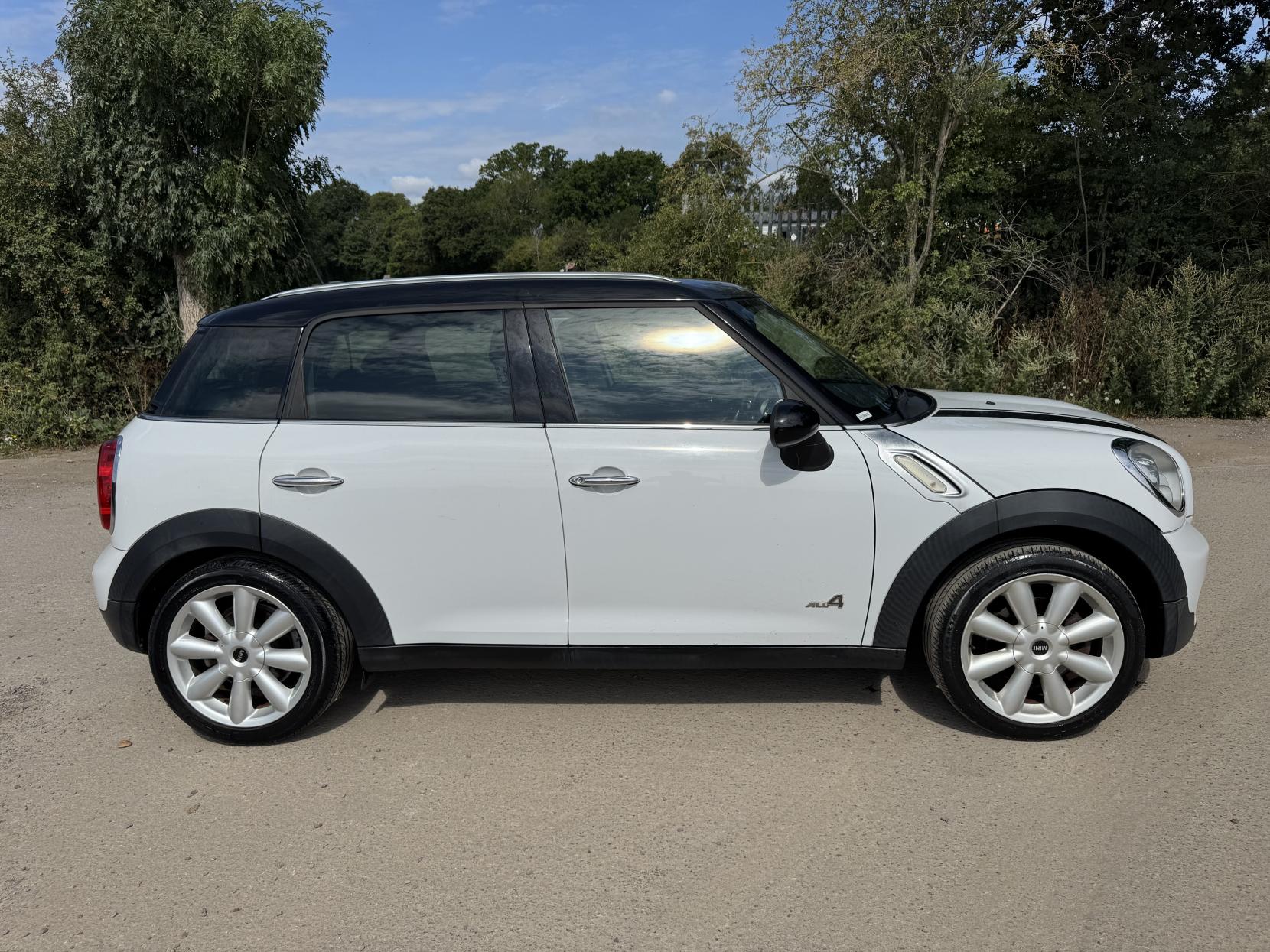 MINI Countryman 2.0 Cooper D SUV 5dr Diesel Auto ALL4 Euro 5 (112 ps)